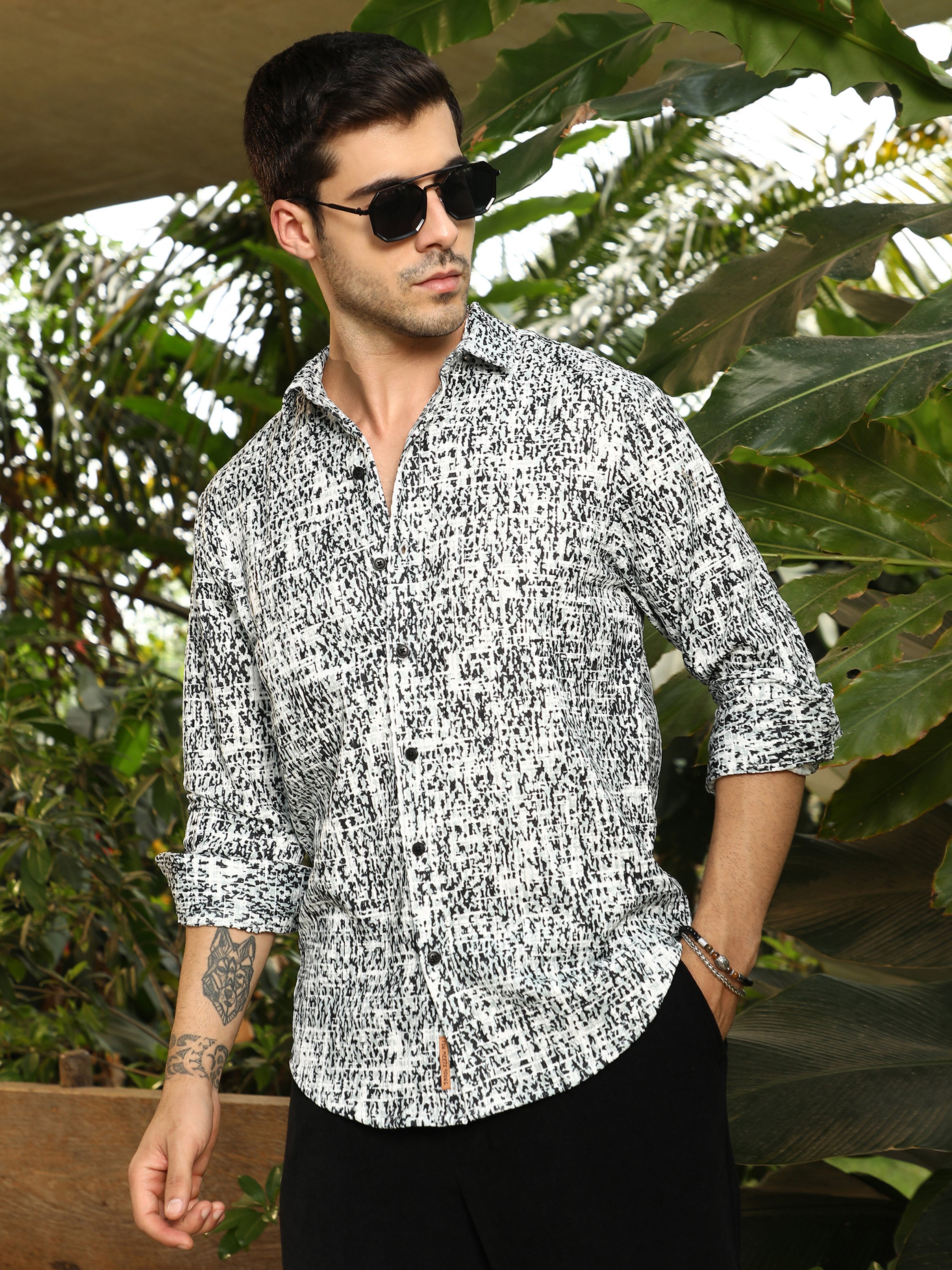 Men Graphic Print Spread Collar Shirt