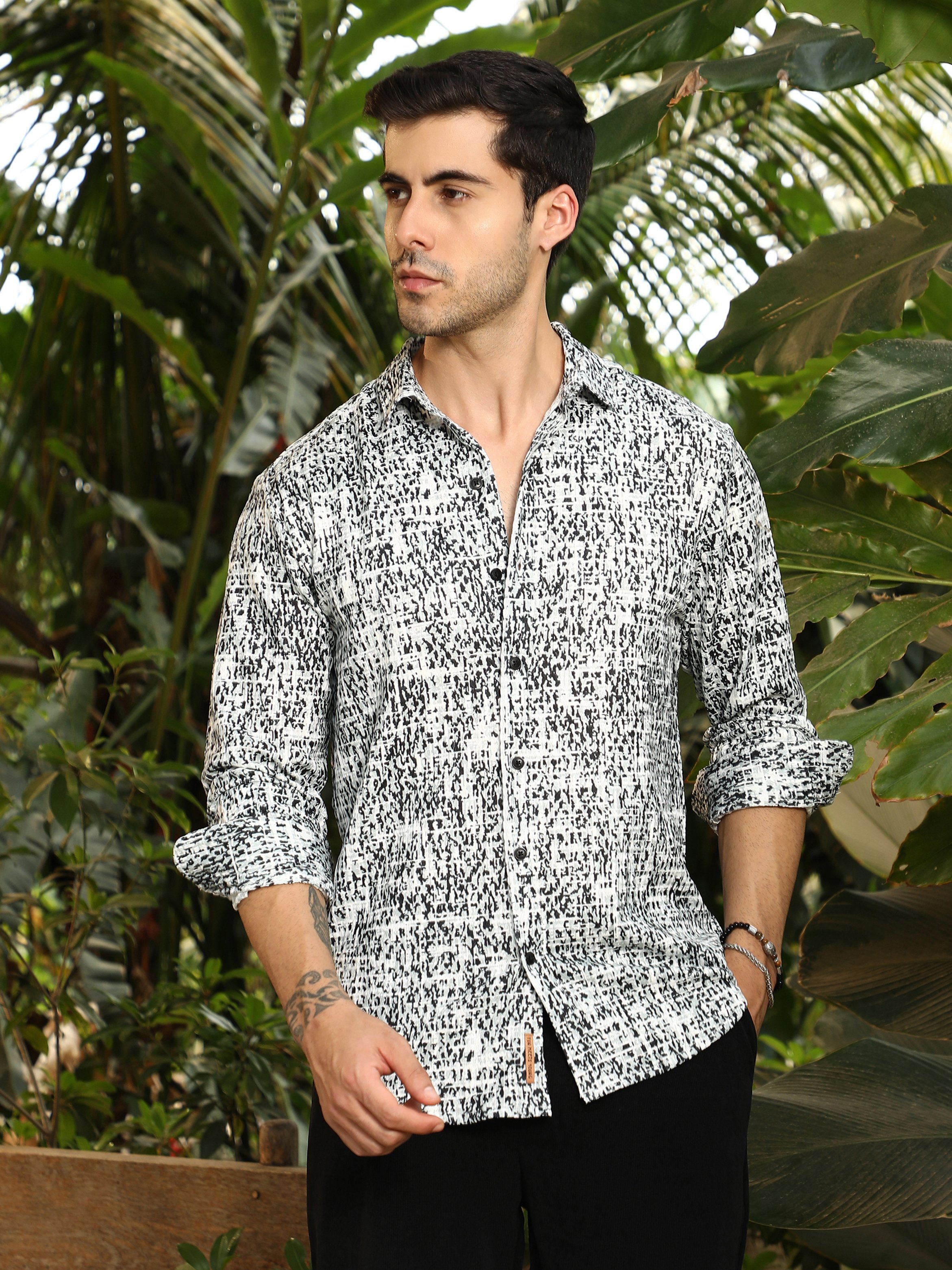 Men Graphic Print Spread Collar Shirt
