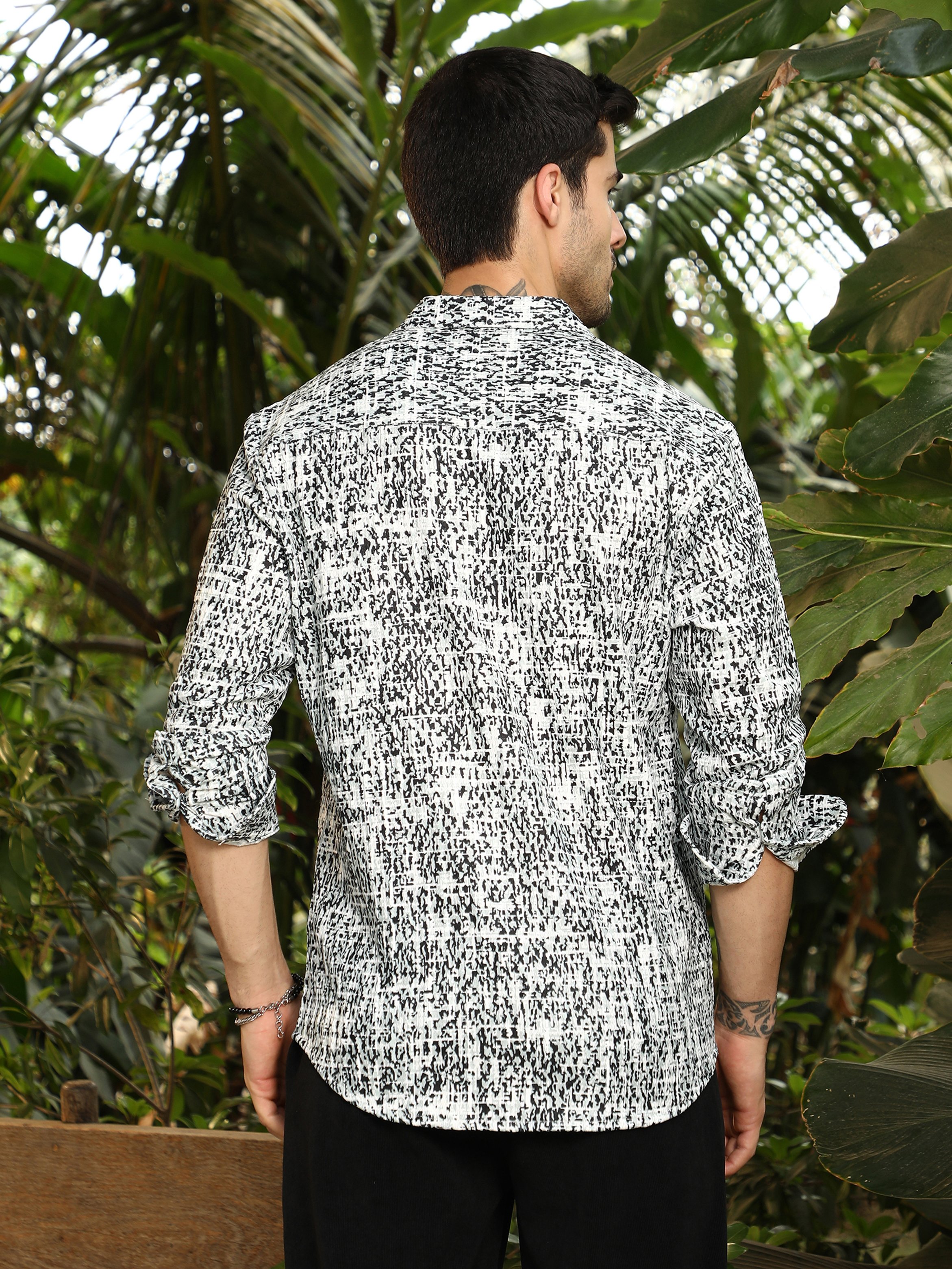 Men Graphic Print Spread Collar Shirt