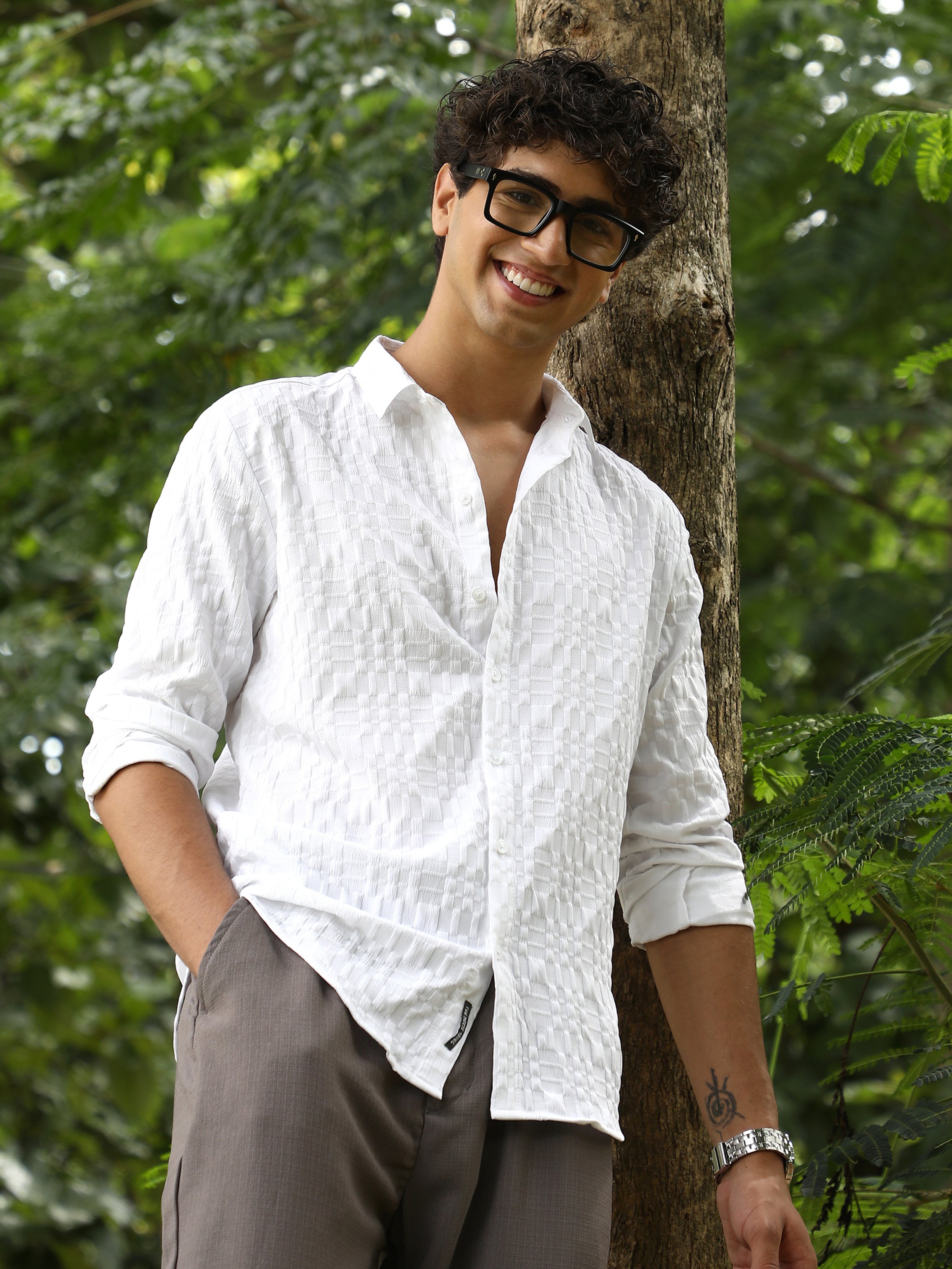 Men White Textured Regular Shirt