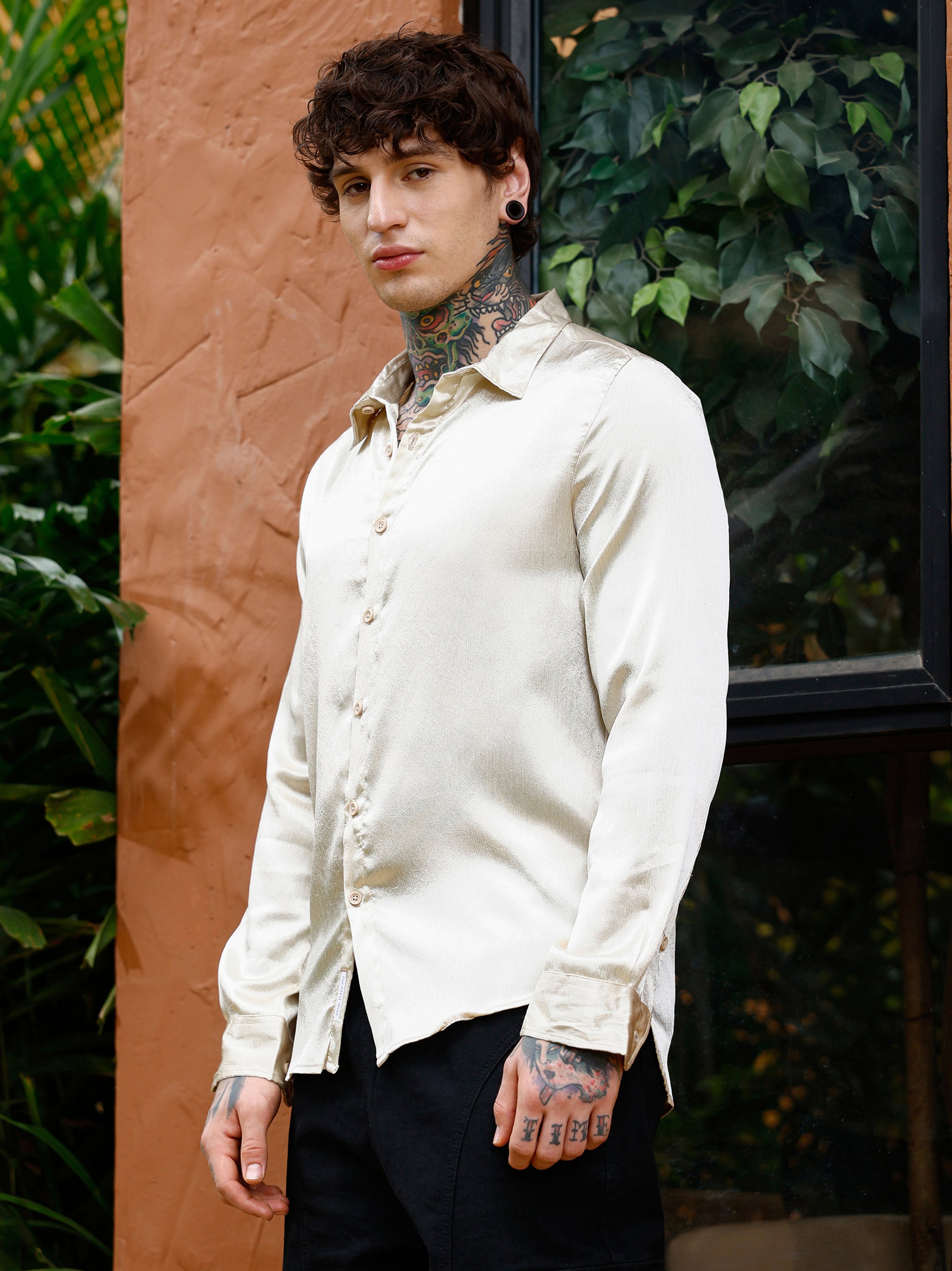Men White Textured-Satin Regular Shirt