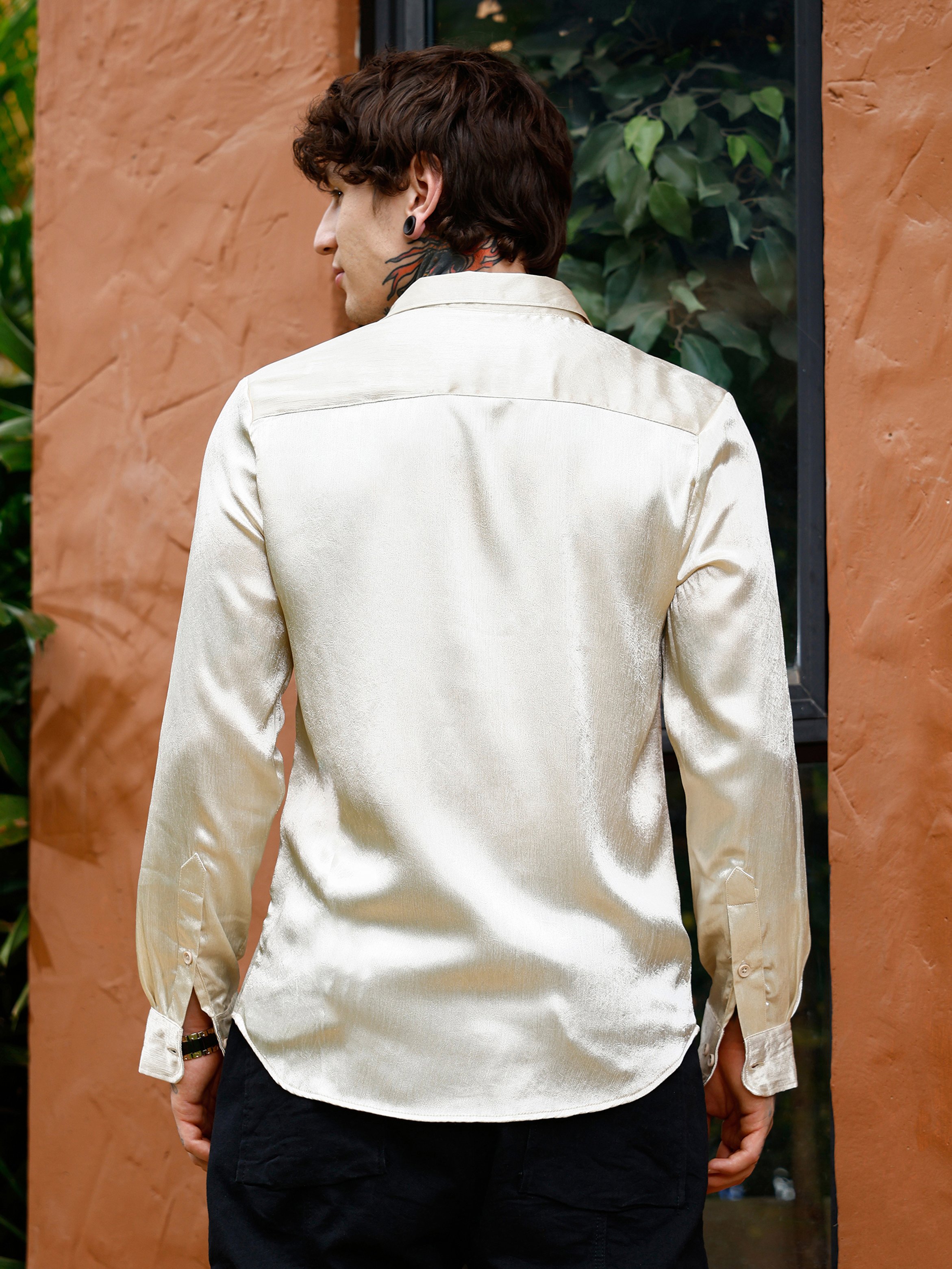 Men White Textured-Satin Regular Shirt