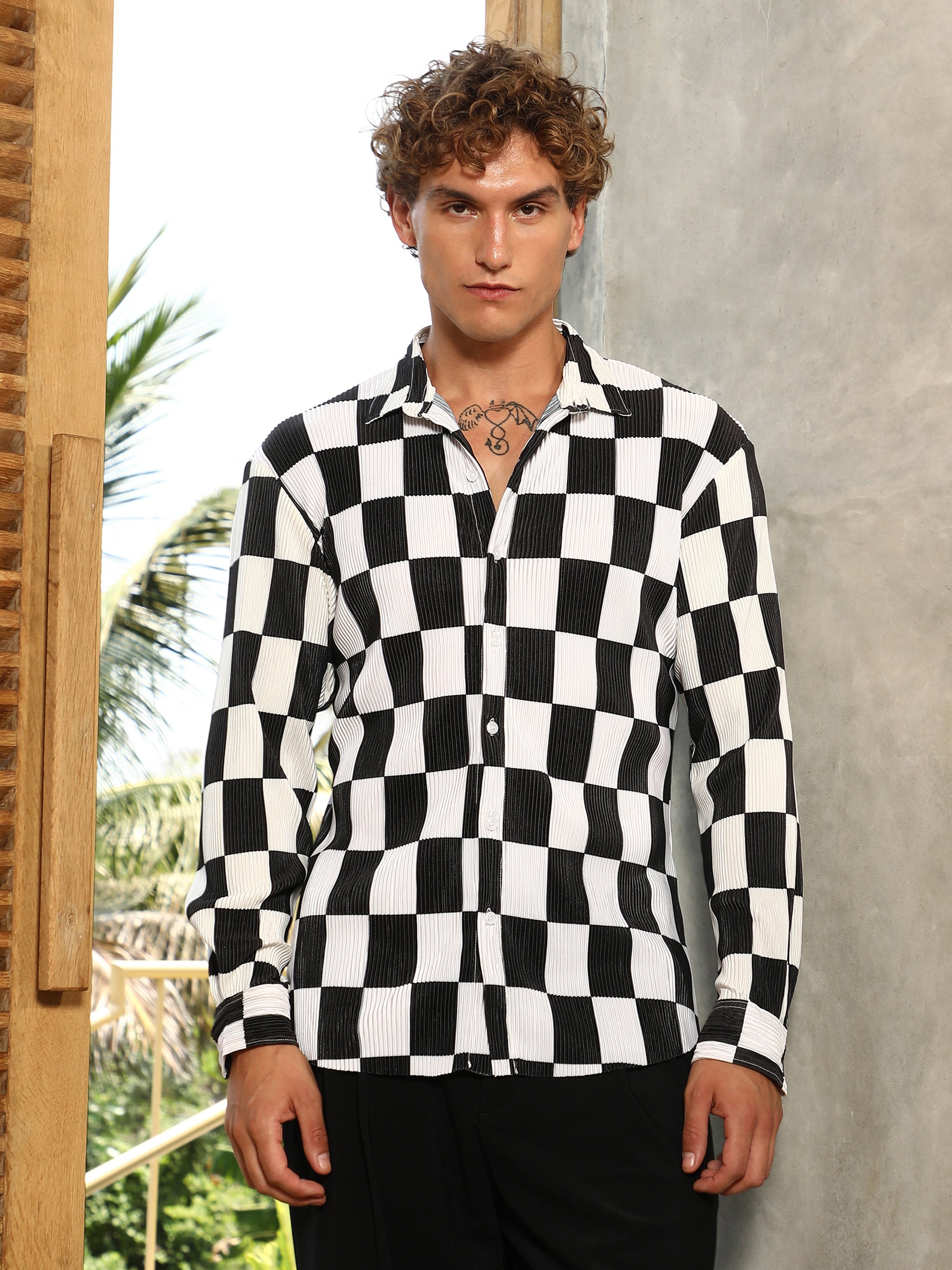 Men Checkerboard Textured Pleated Shirt