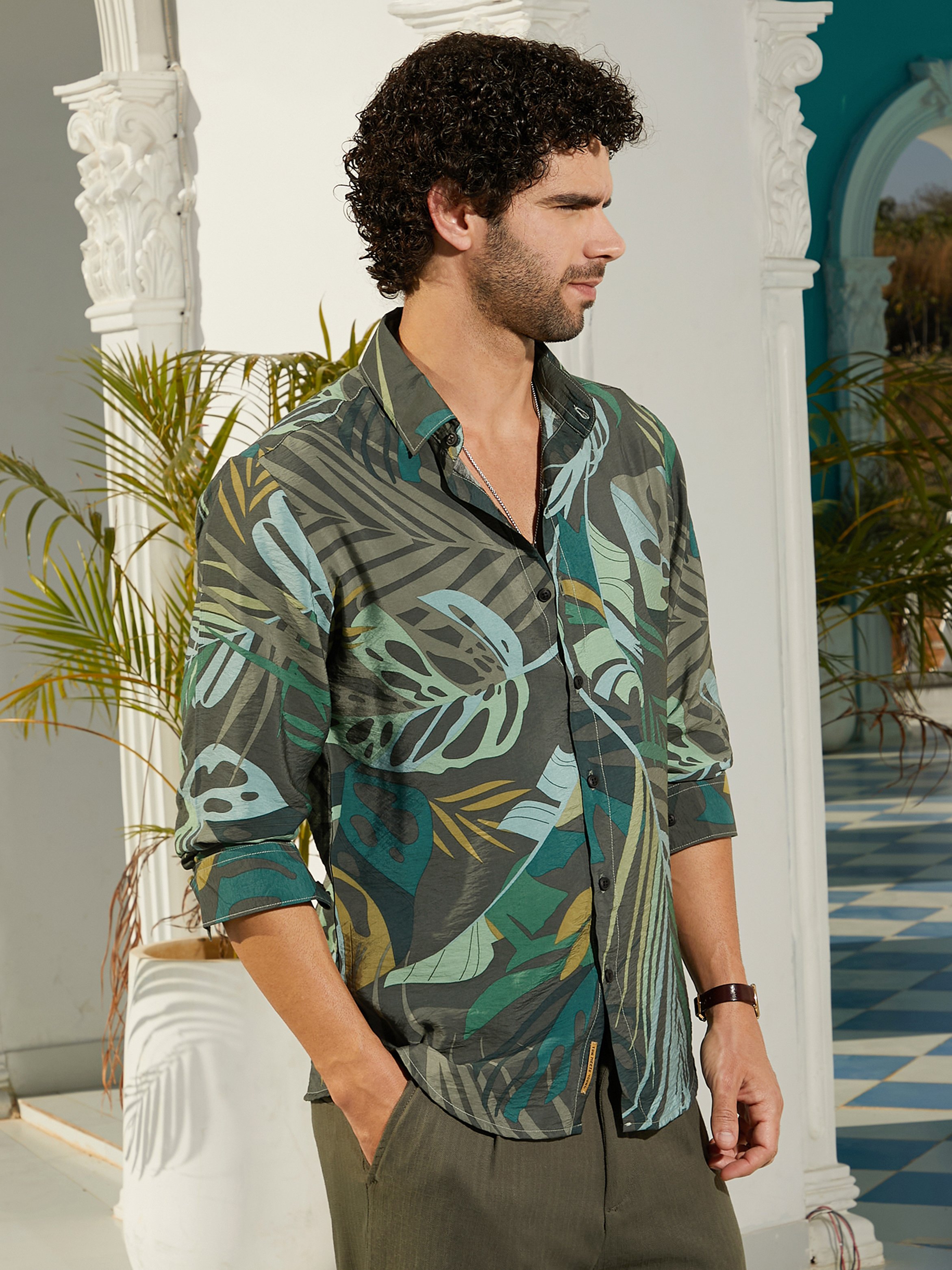 Men Green Tropical Print Regular Shirt