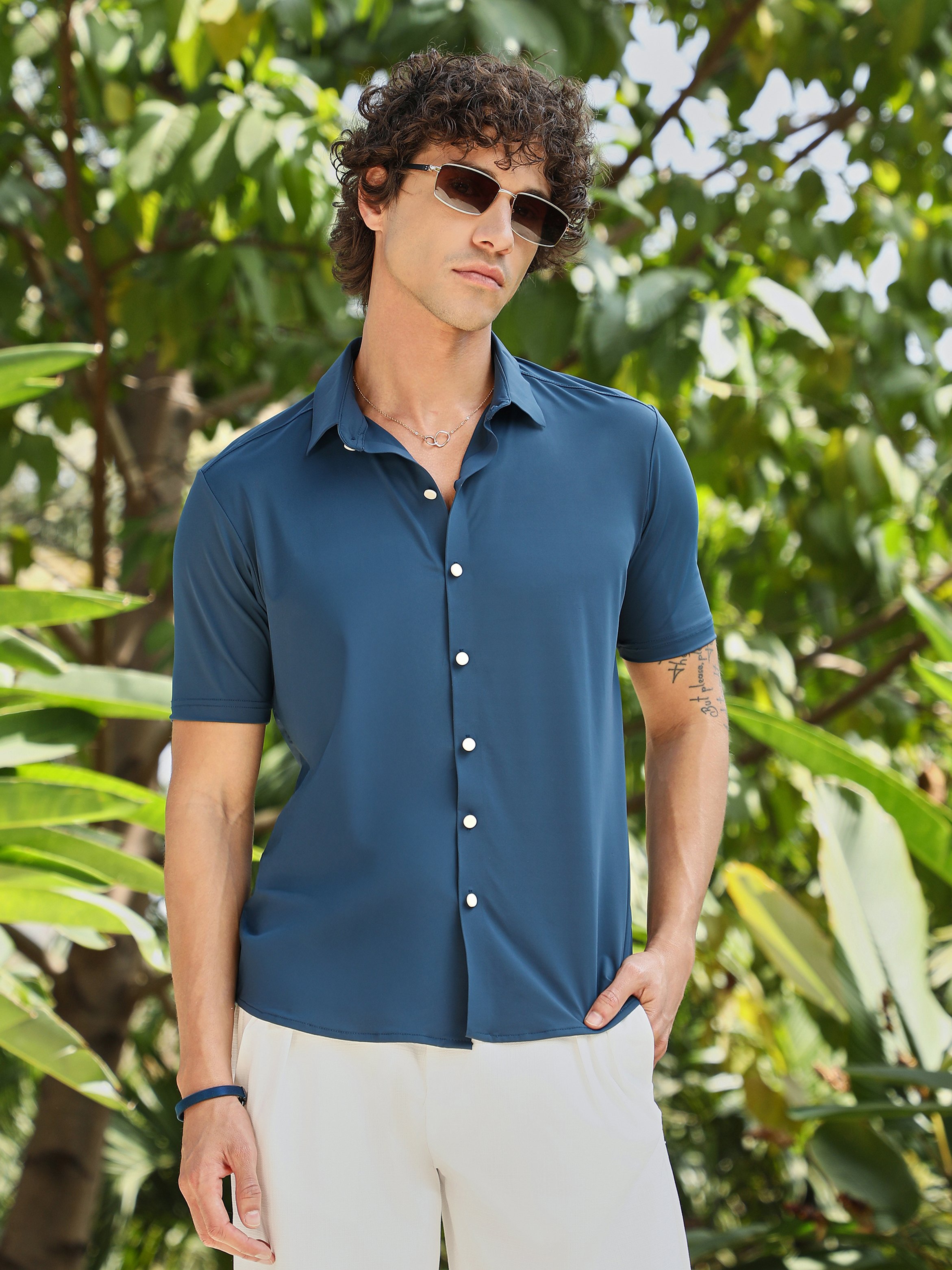 Men Blue Seamless Solid Shirt
