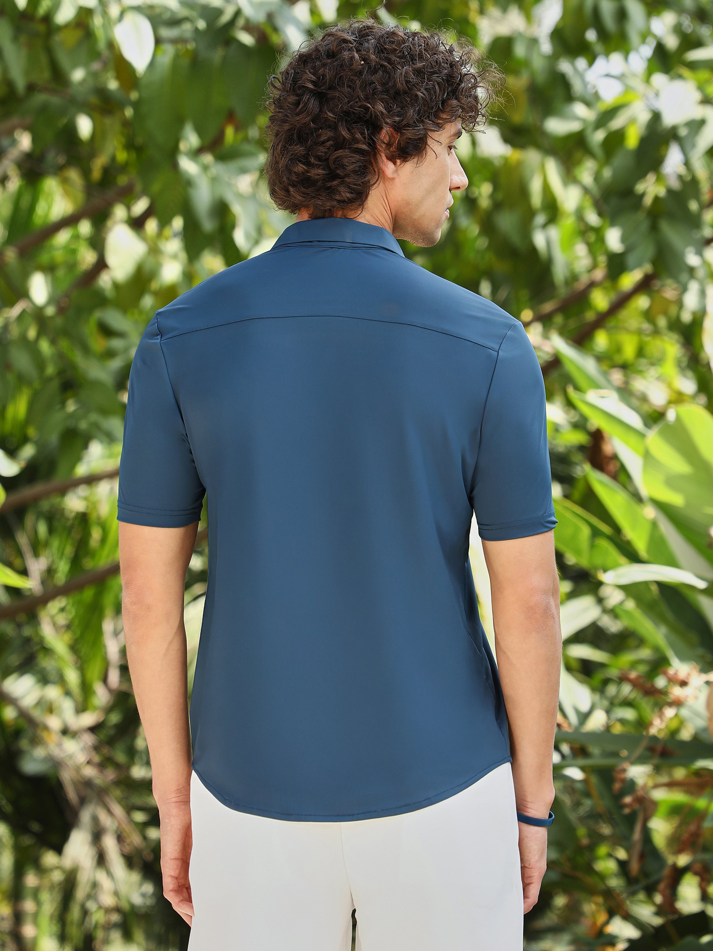 Men Blue Seamless Solid Shirt