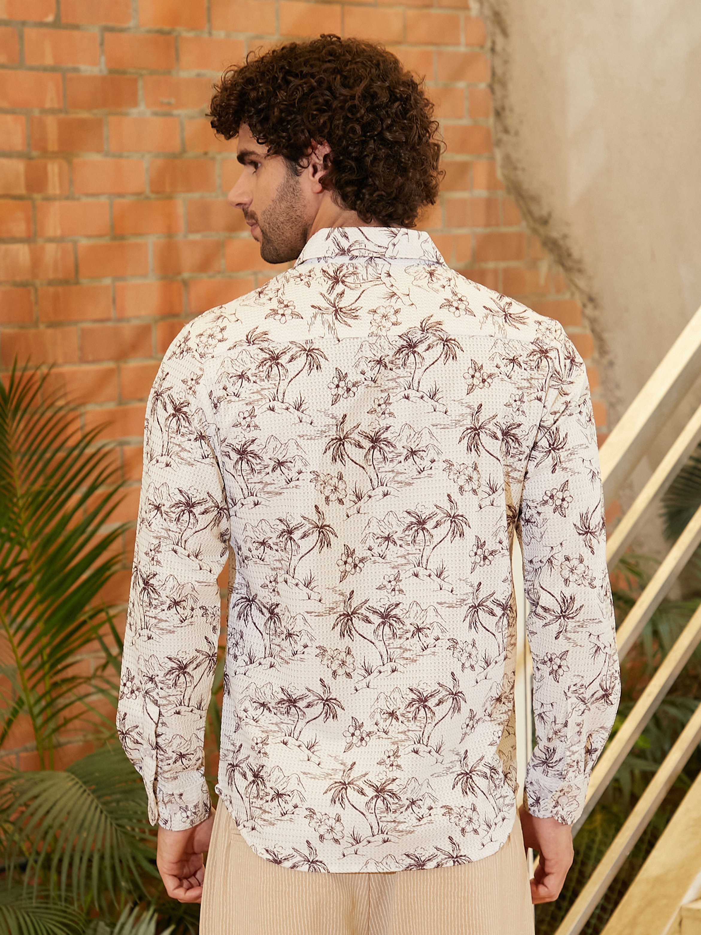 Men Tropical Print Spread Collar Shirt