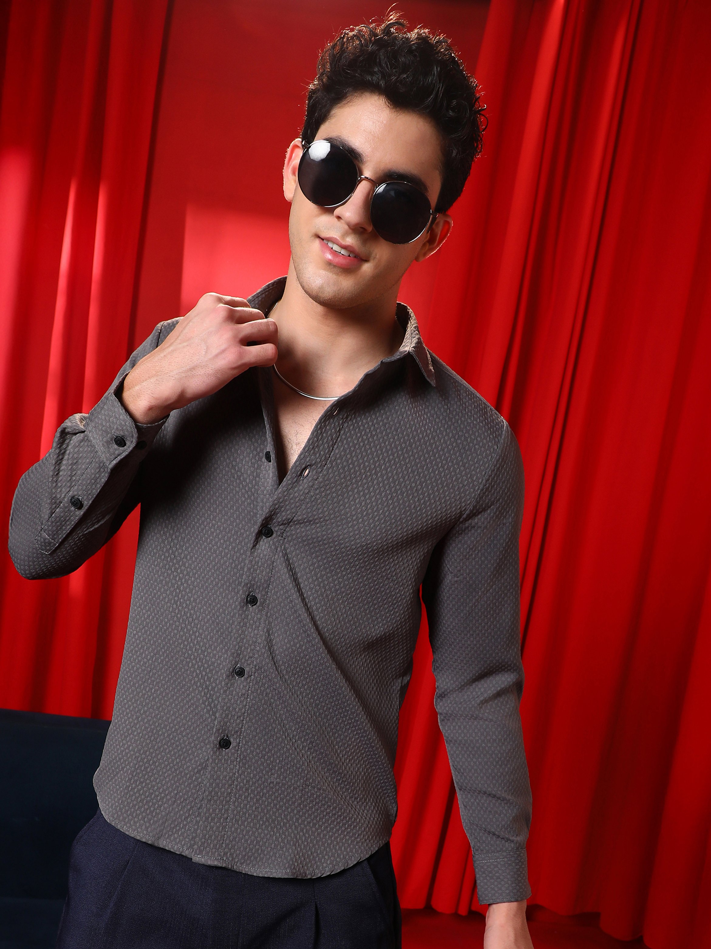 Men Grey Textured Regular Shirt