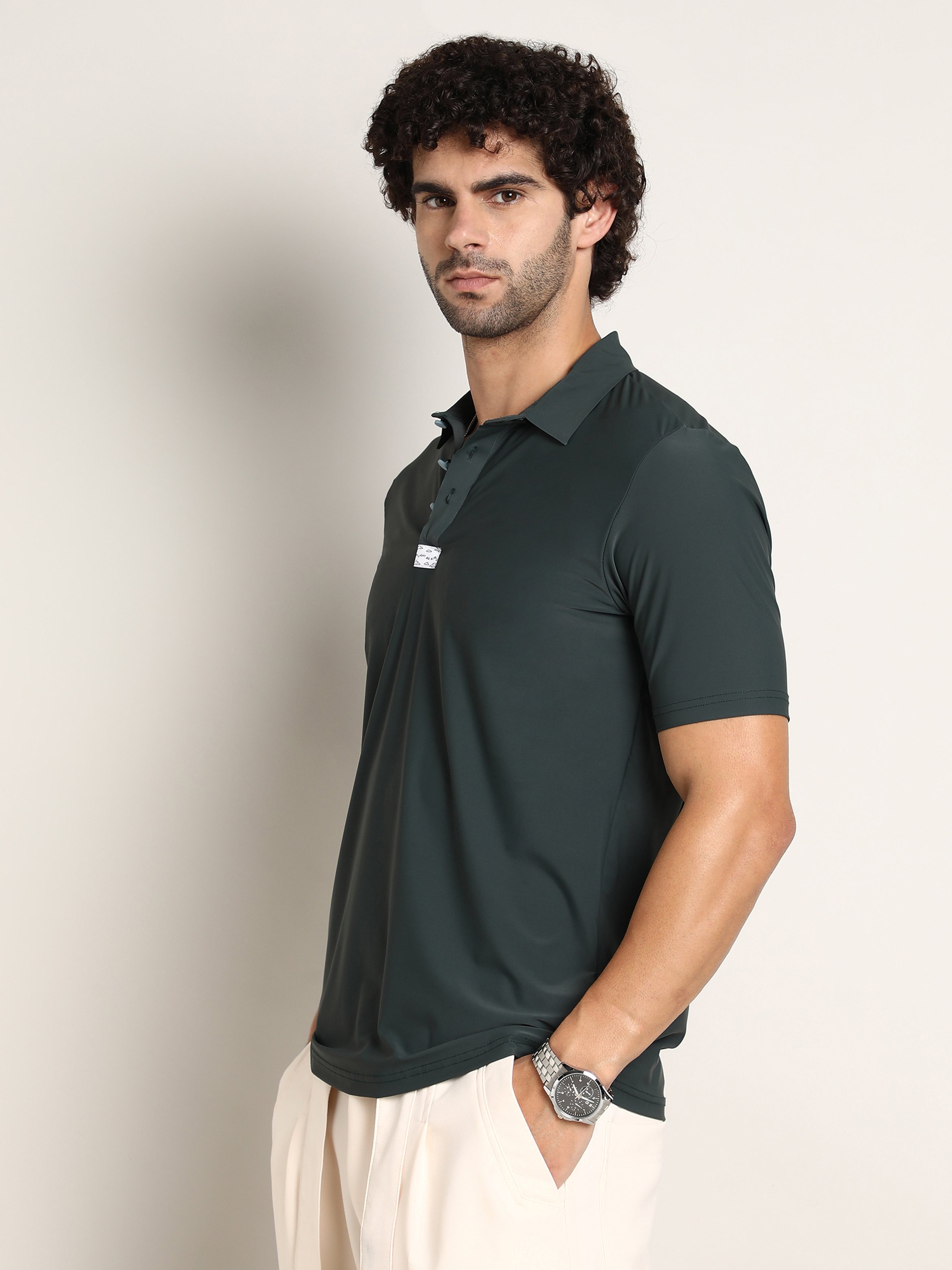 Men Green Seamless Solid Polo T-Shirt
