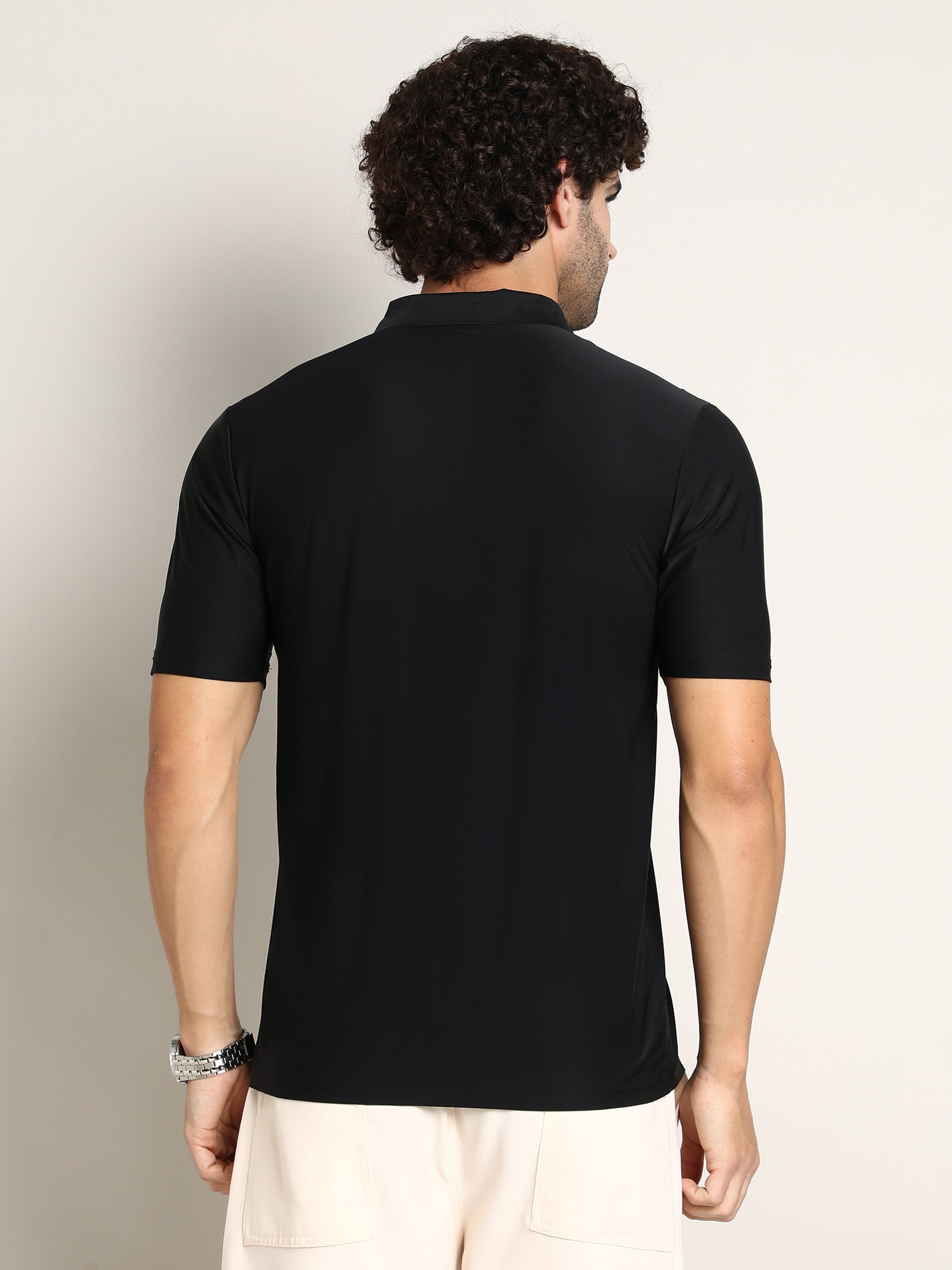 Men Black Seamless Solid Polo T-Shirt
