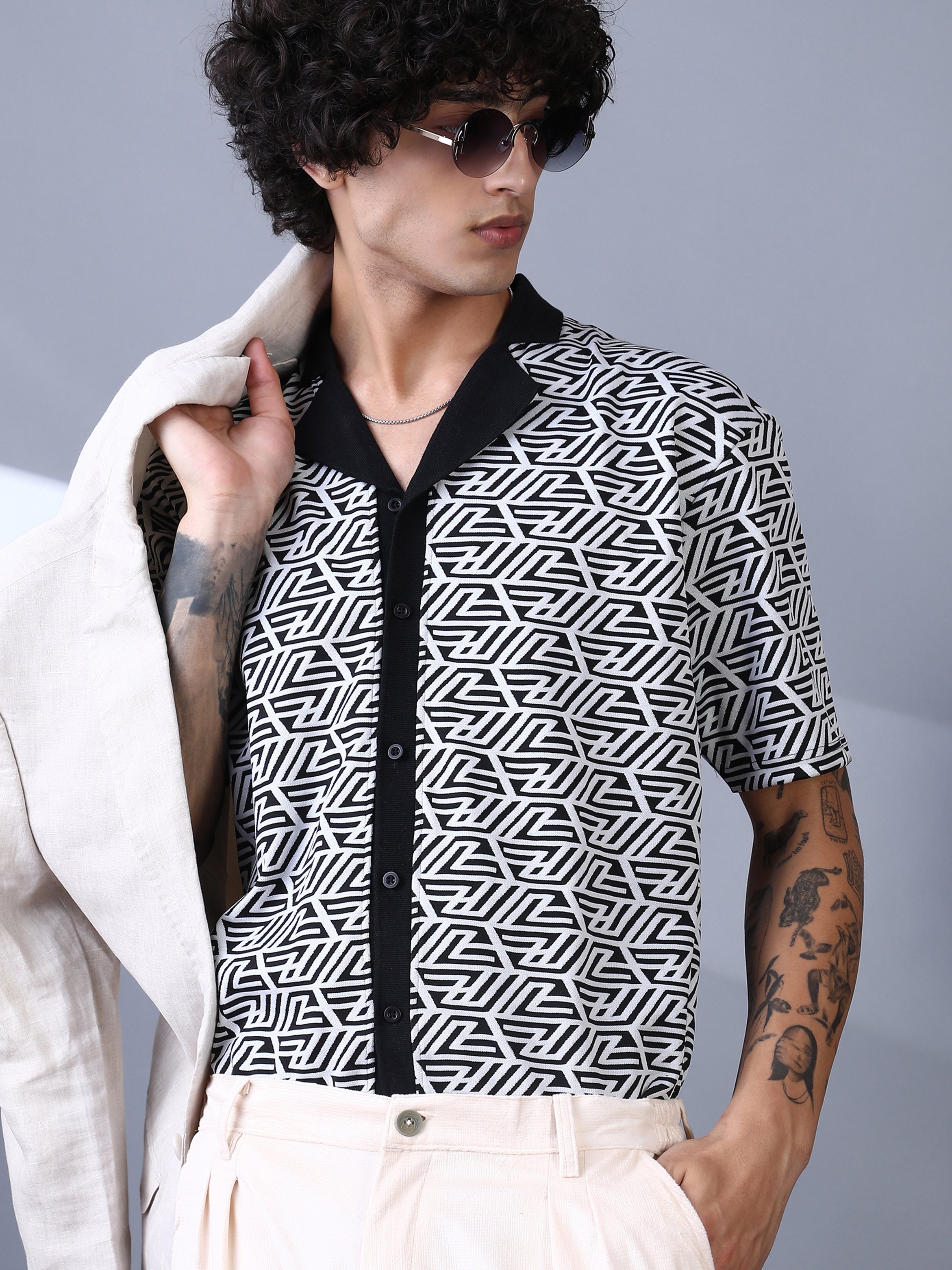 Men Geometric Print Cuban Collar Shirt