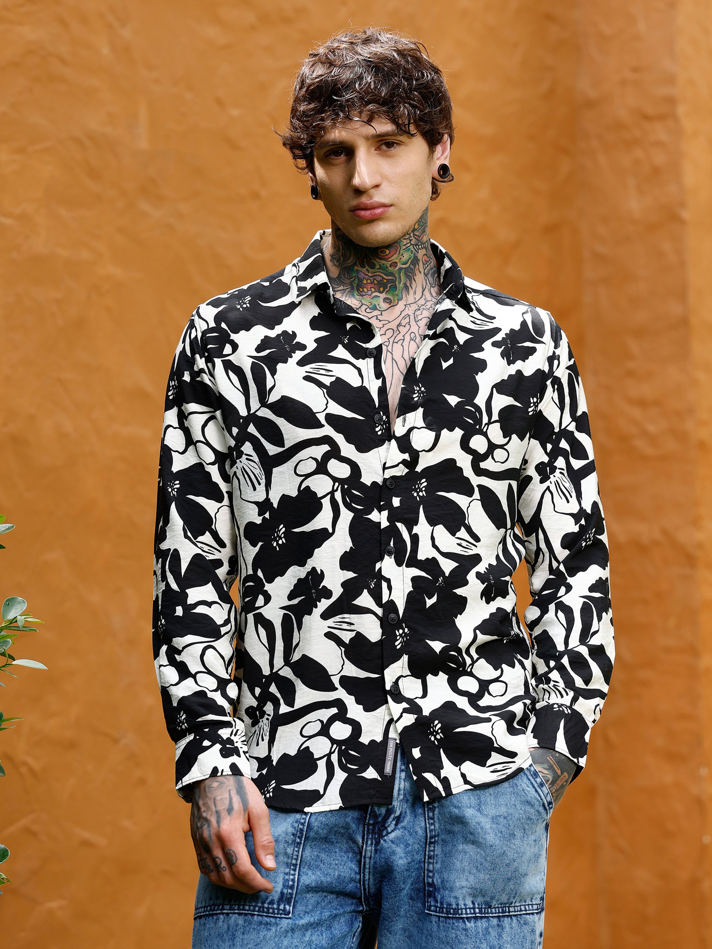 Men Black Contrast-Print Regular Shirt