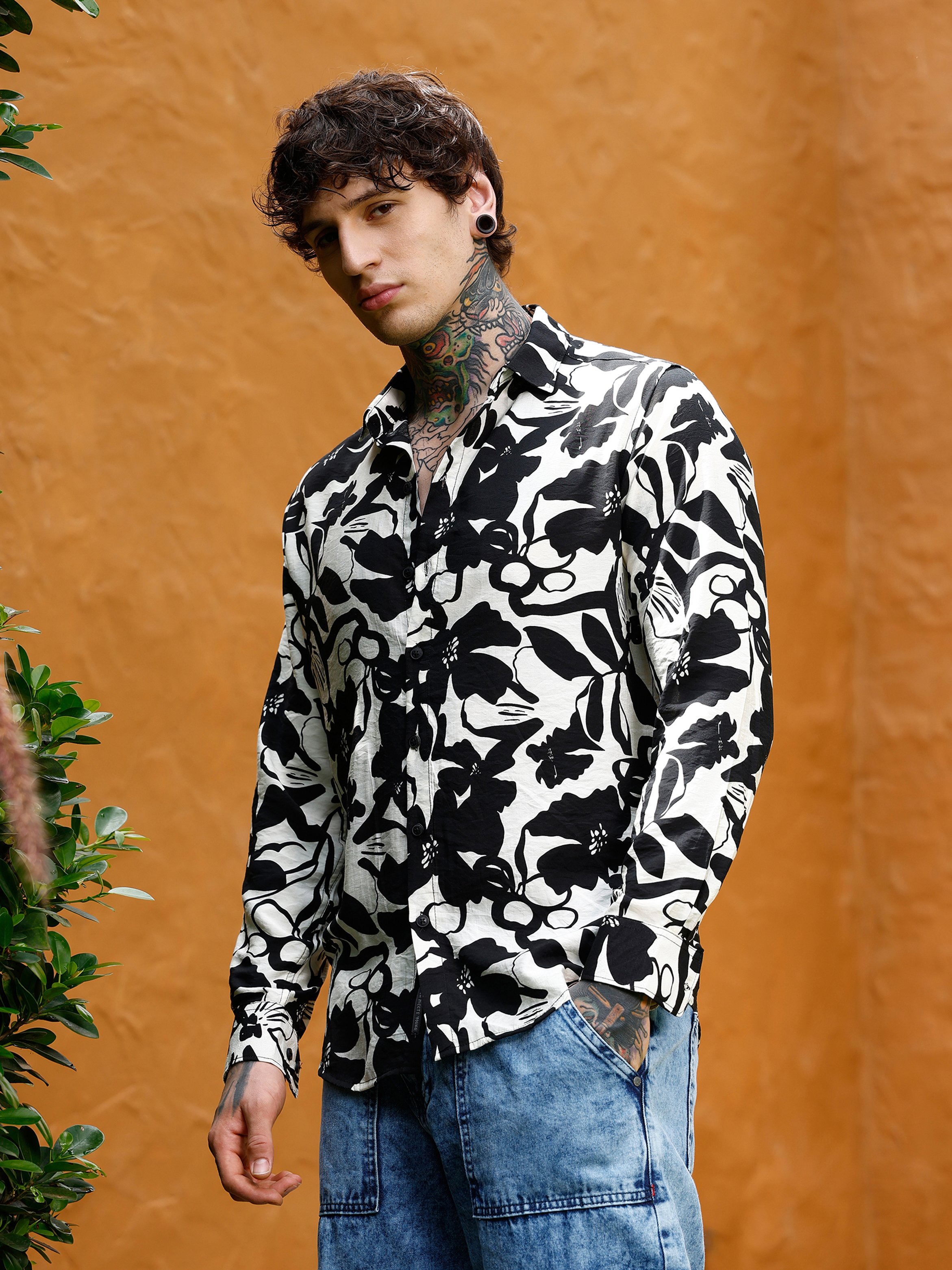 Men Black Contrast-Print Regular Shirt