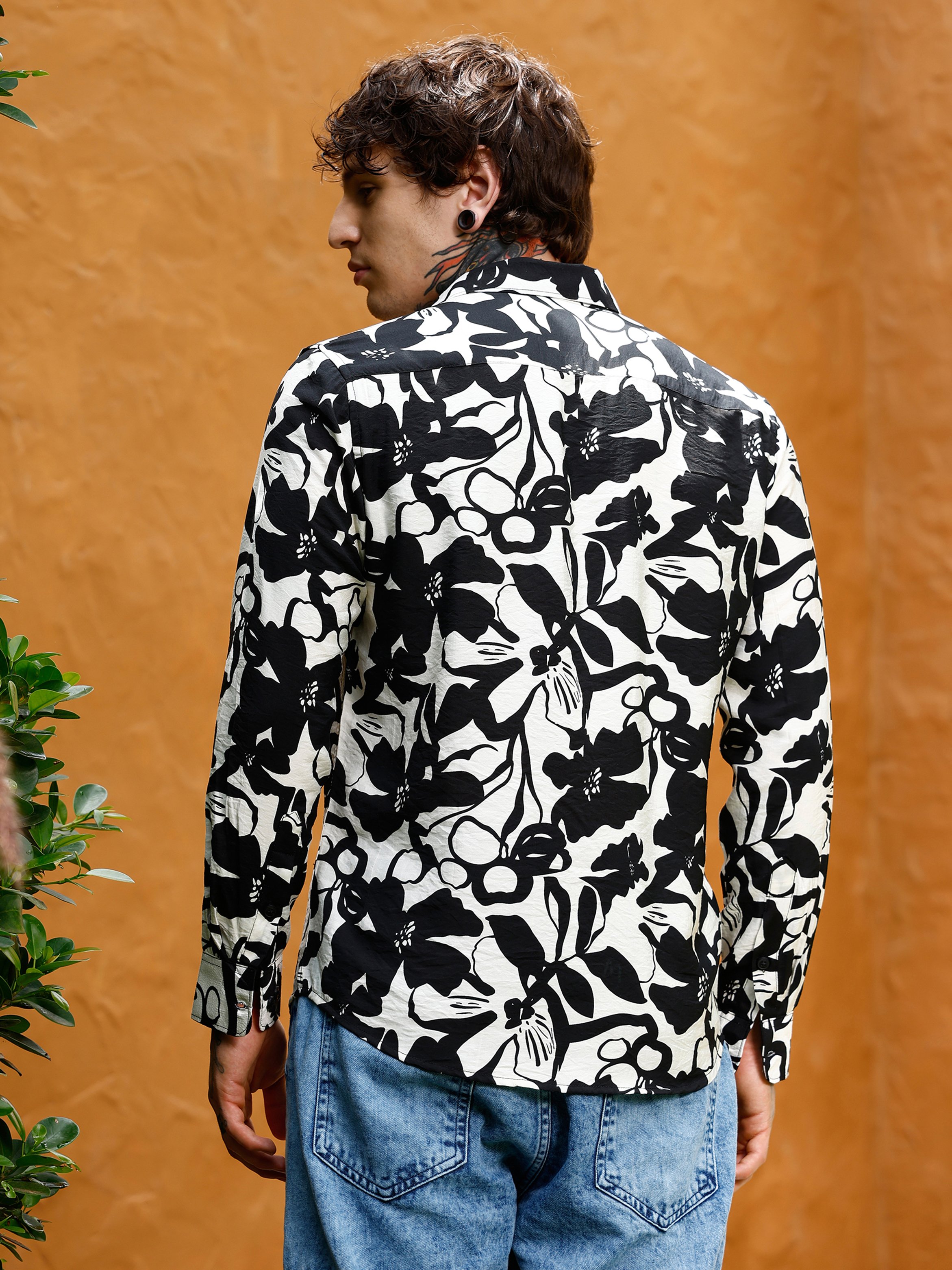 Men Black Contrast-Print Regular Shirt