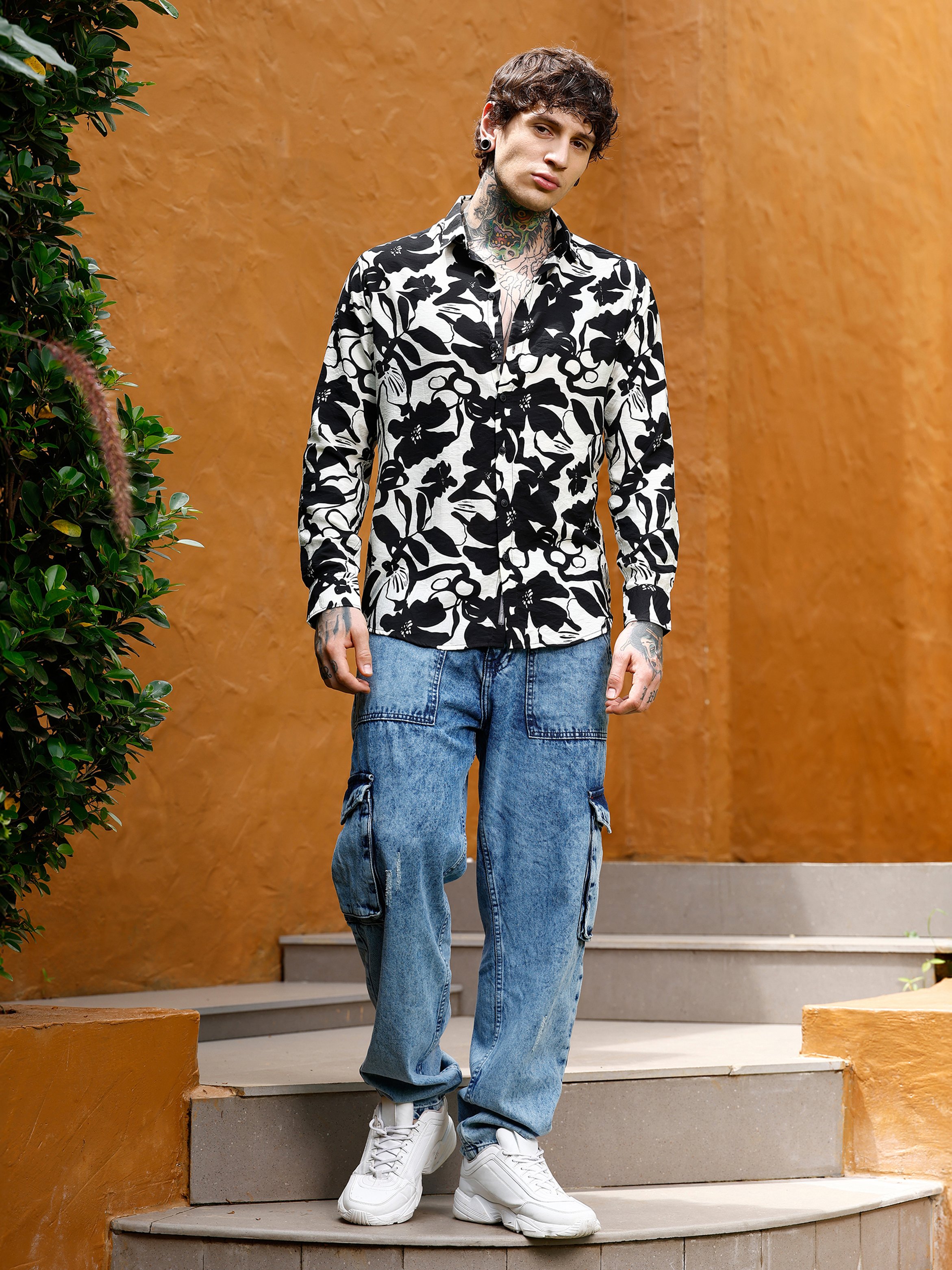 Men Black Contrast-Print Regular Shirt