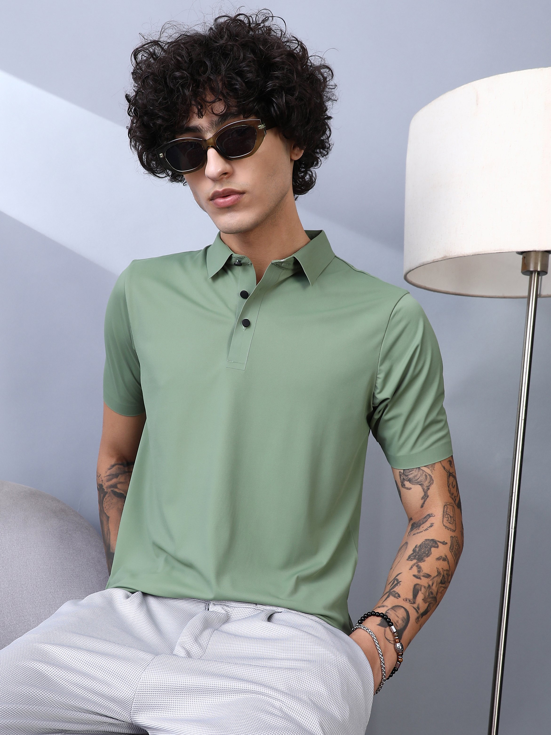Men Green Seamless Solid Polo T-Shirt