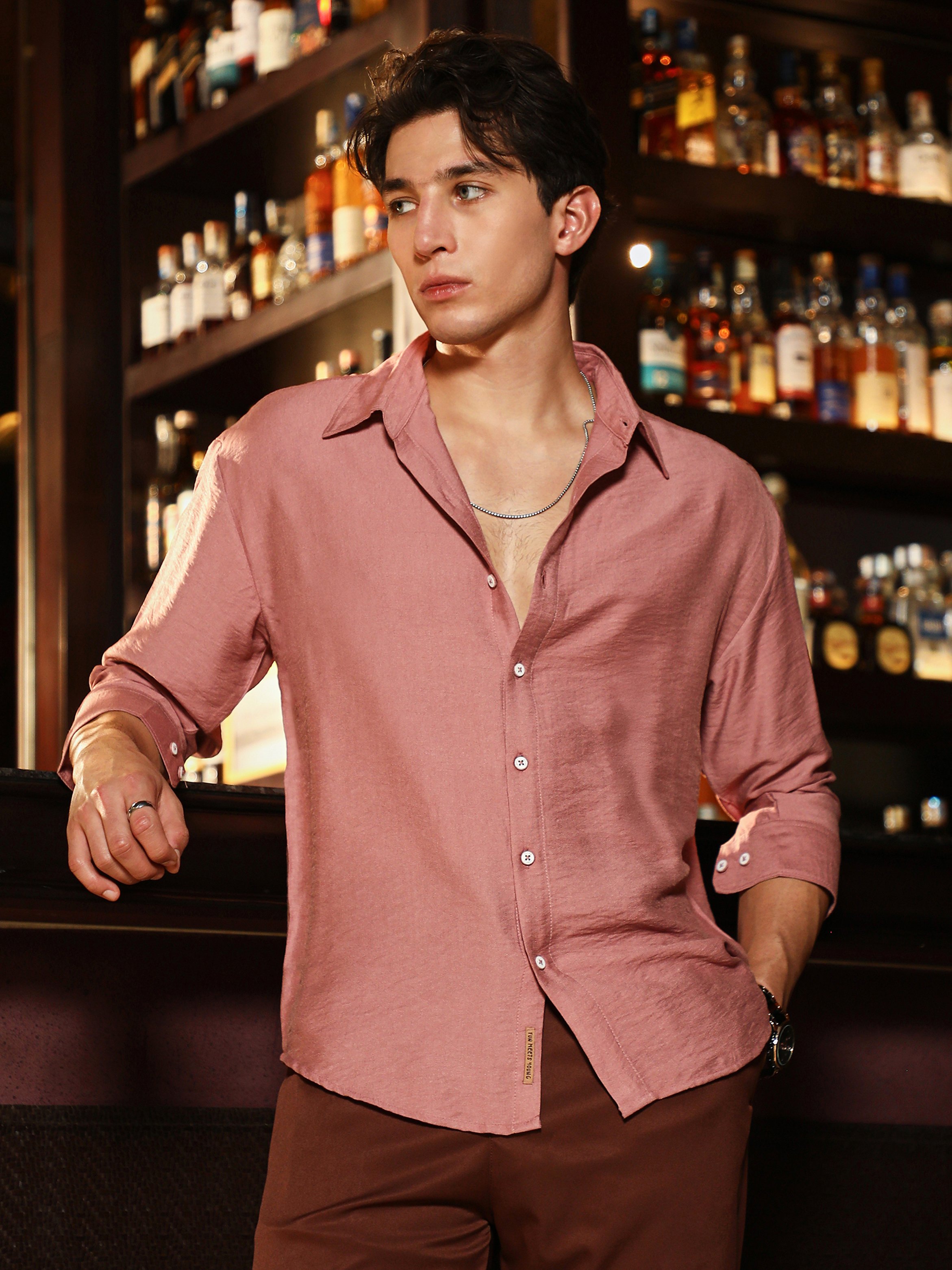 Men Pink Solid Relaxed Shirt