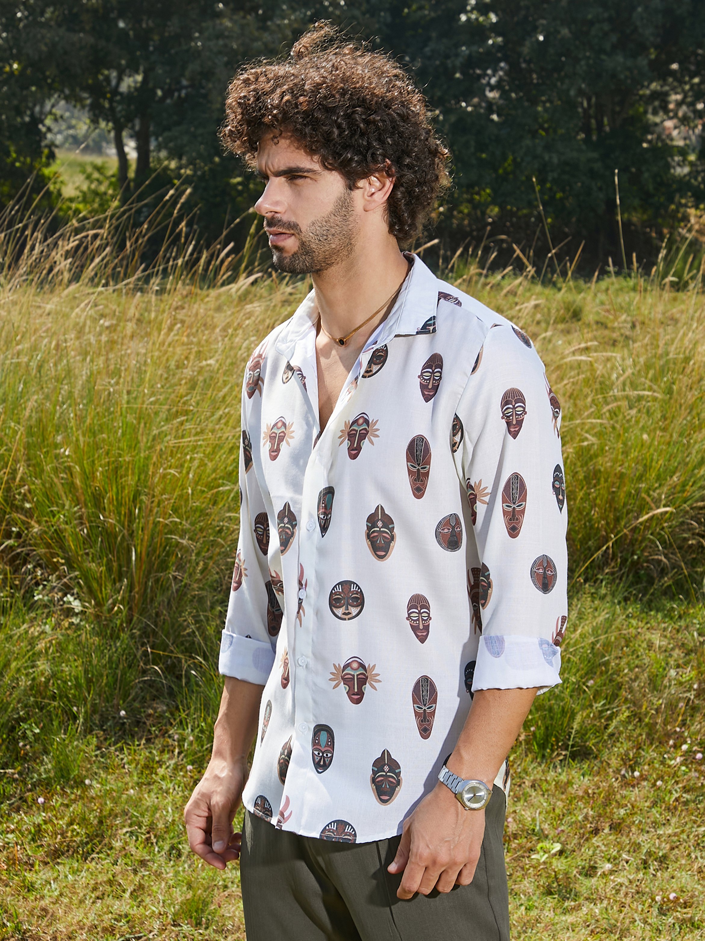 Men White Graphic Print Regulr Shirt