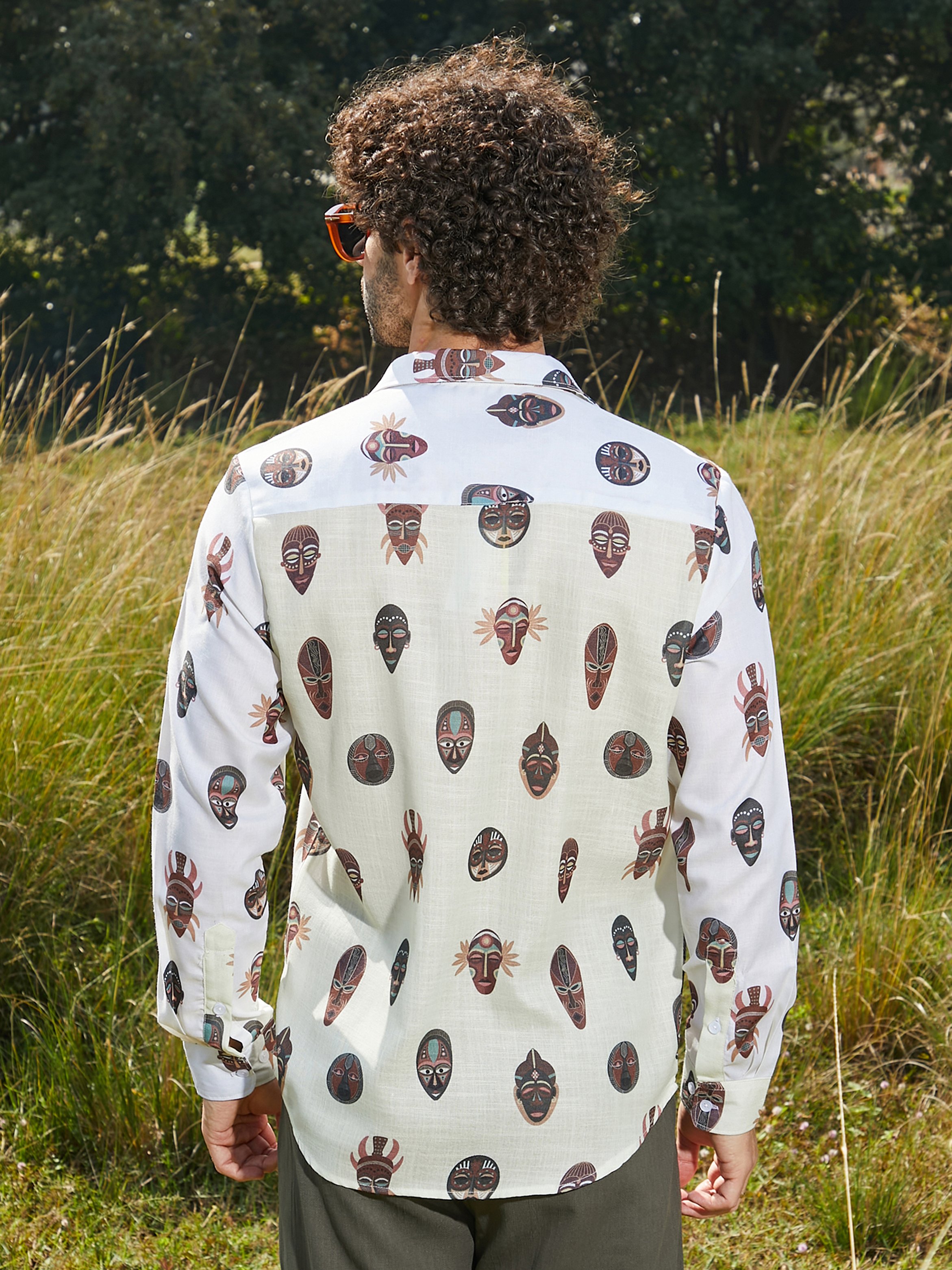 Men White Graphic Print Regulr Shirt