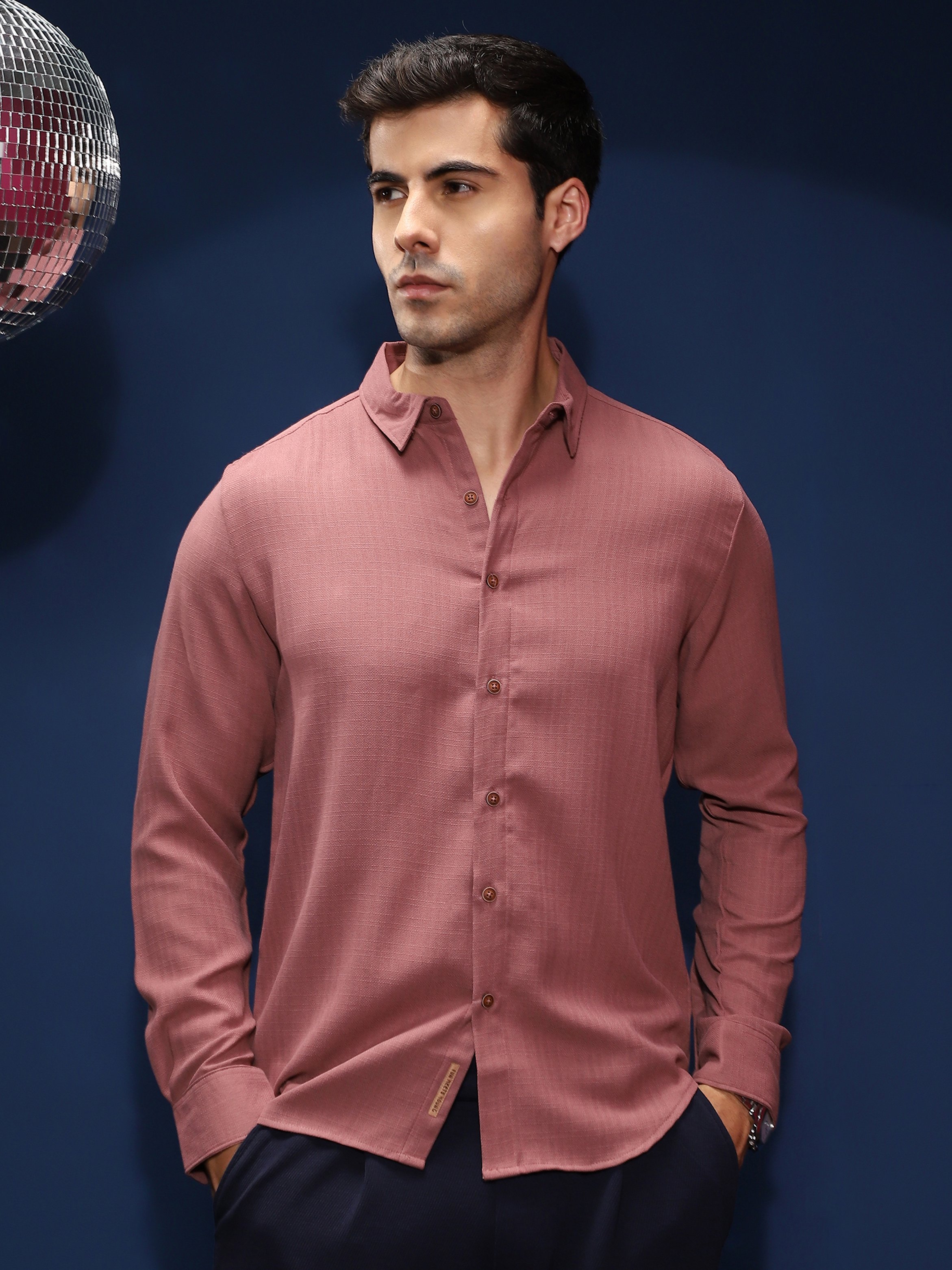 Men Pink Solid-Woven Regular Shirt