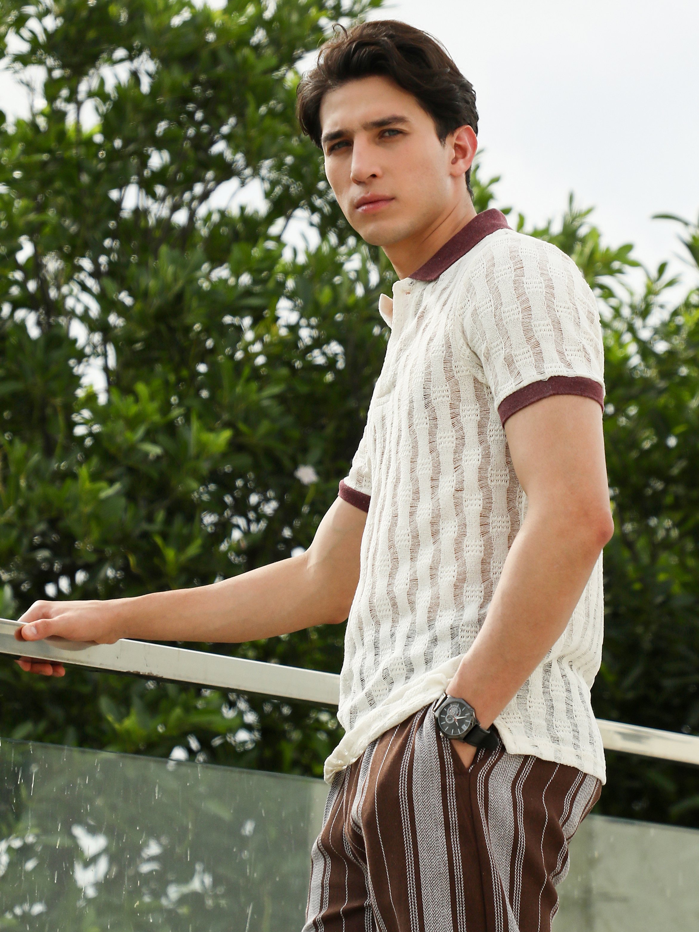 Men Textured Knit Polo with Contrast Collar