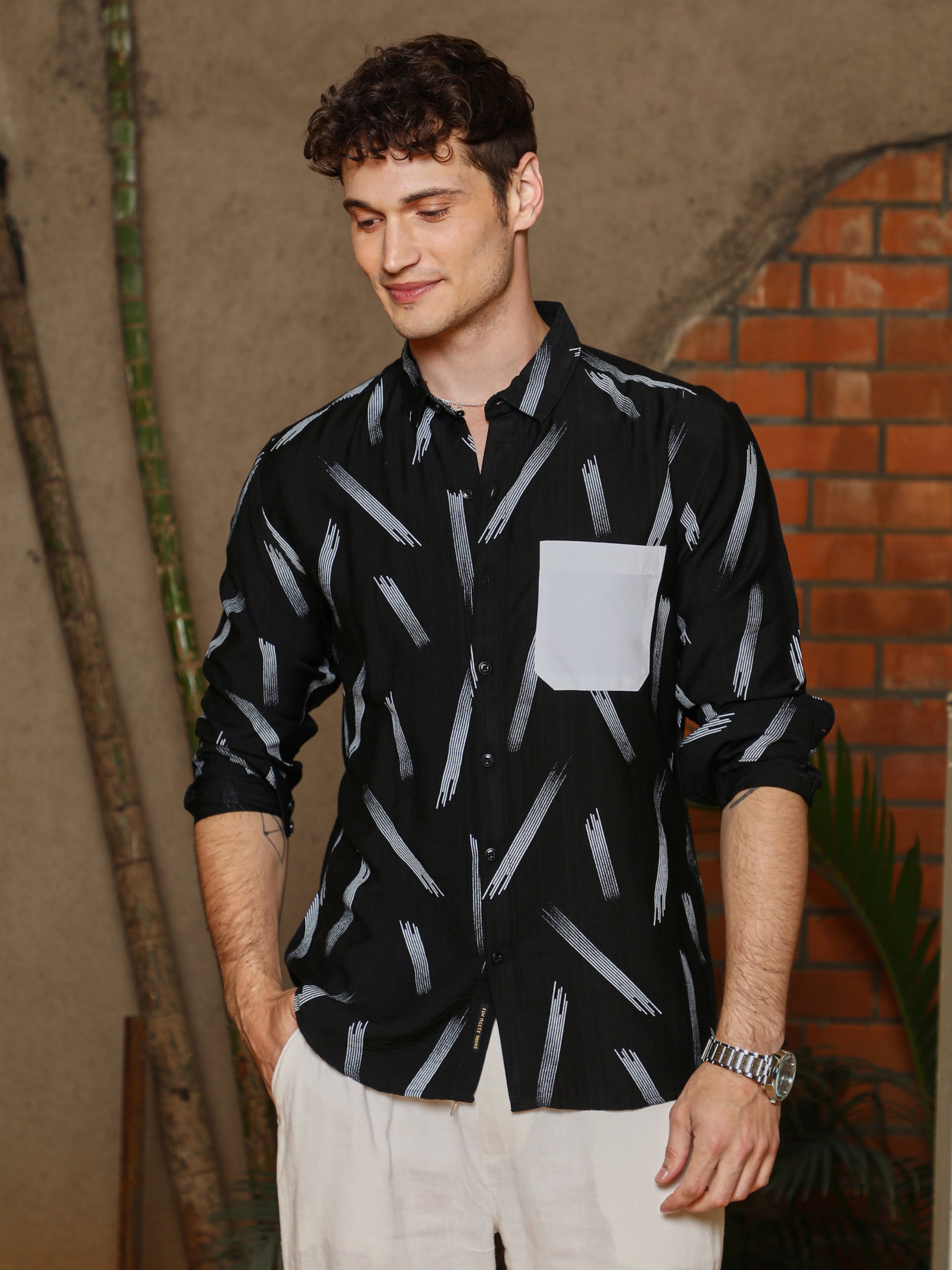 Men Black Abstract Print Spread Collar Shirt