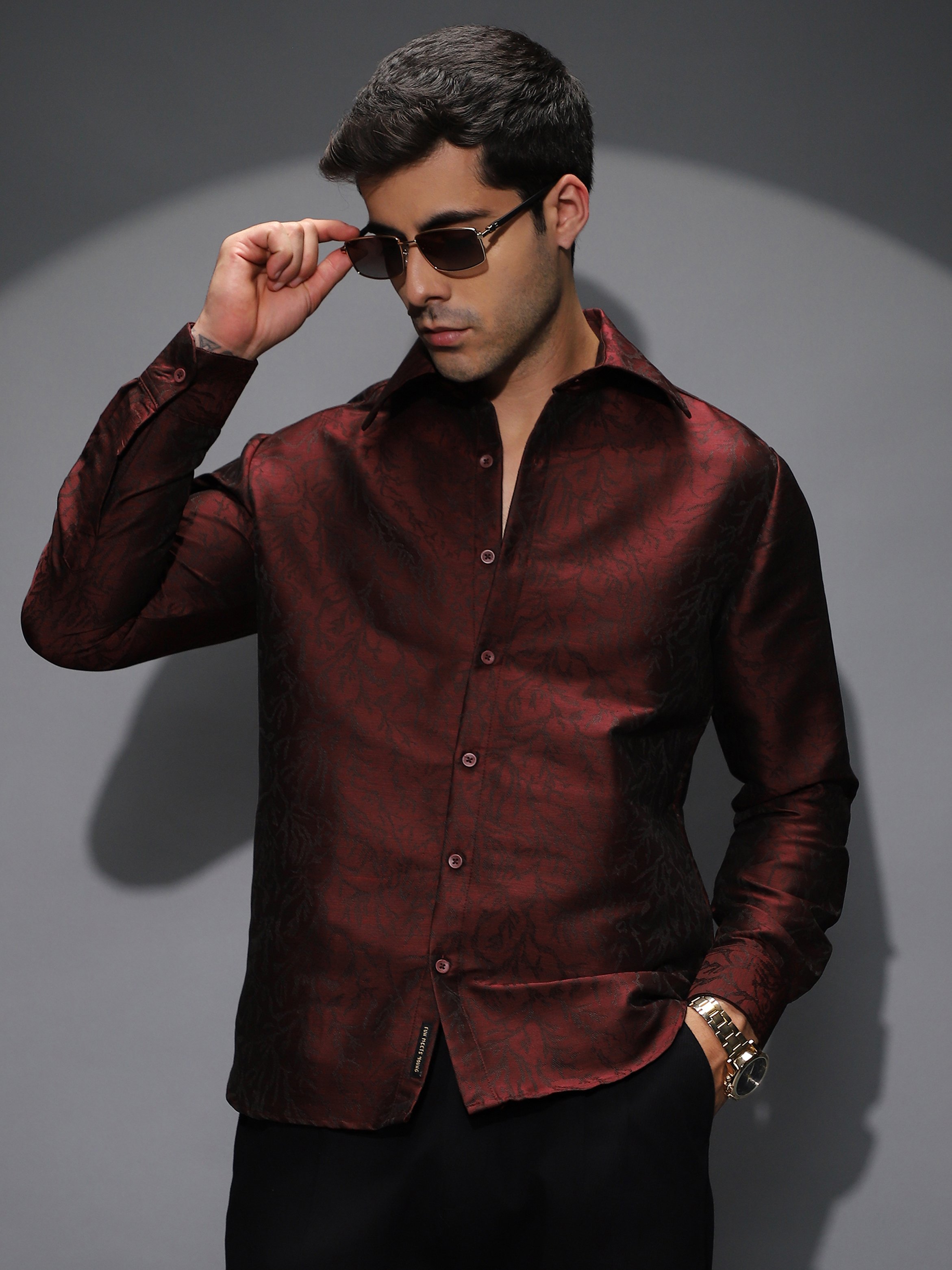 Men Burgundy Textured Regular Shirt