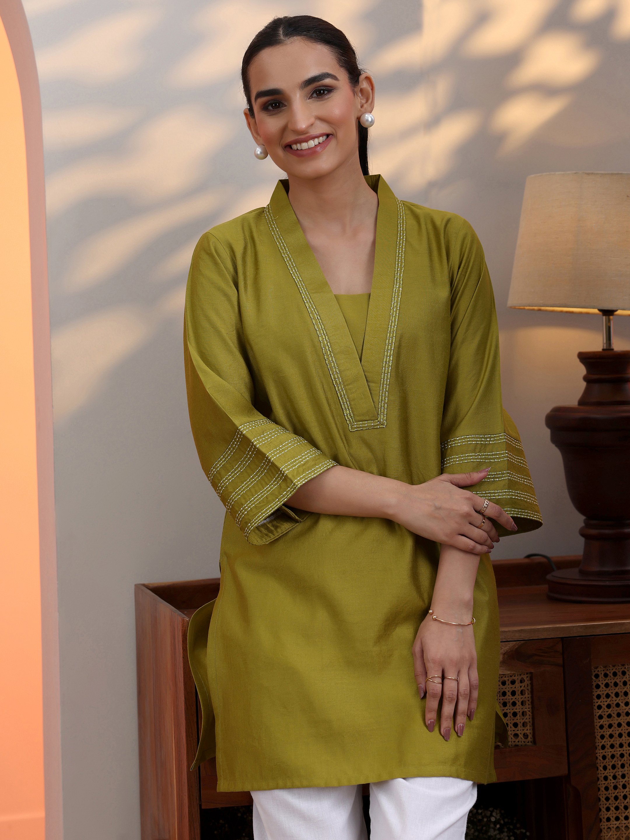 Green Embellished Silk Blend Straight Kurti