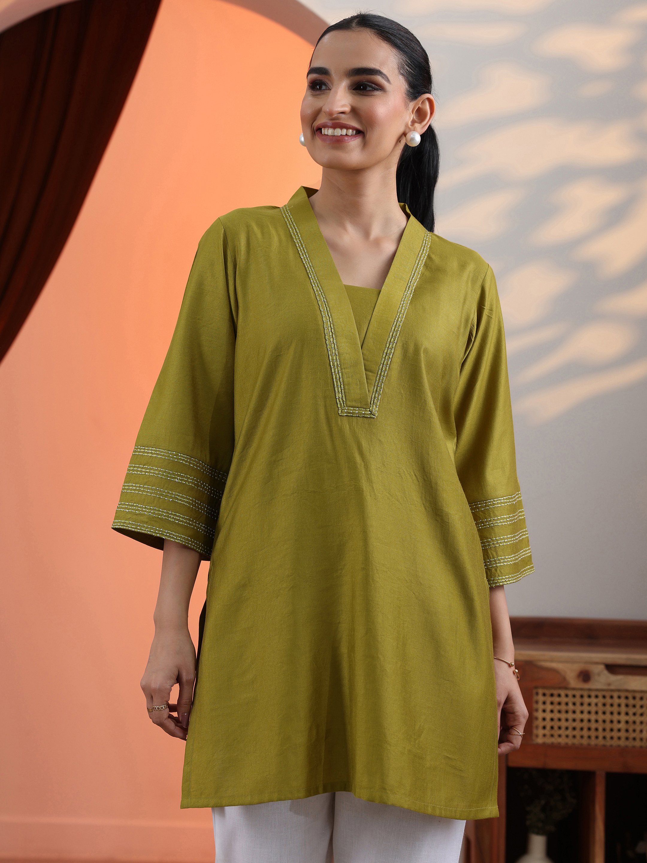 Green Embellished Silk Blend Straight Kurti