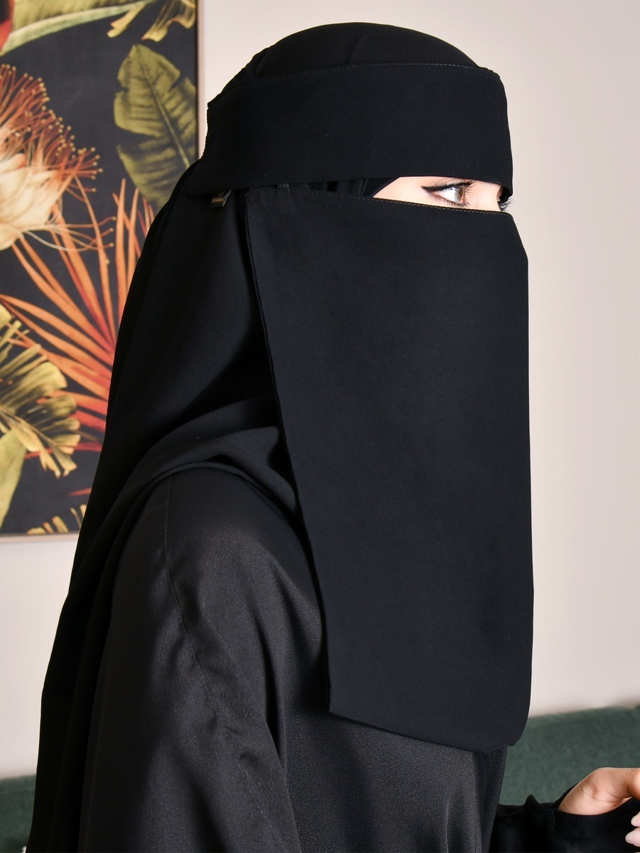 نقاب طويل بأشرطة مطاطية