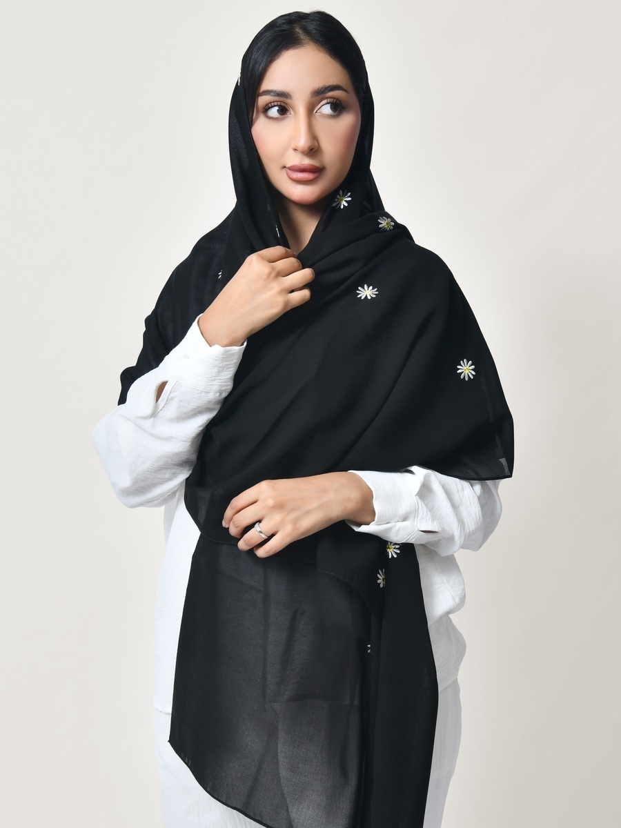 Daisy Embroidery Hijab