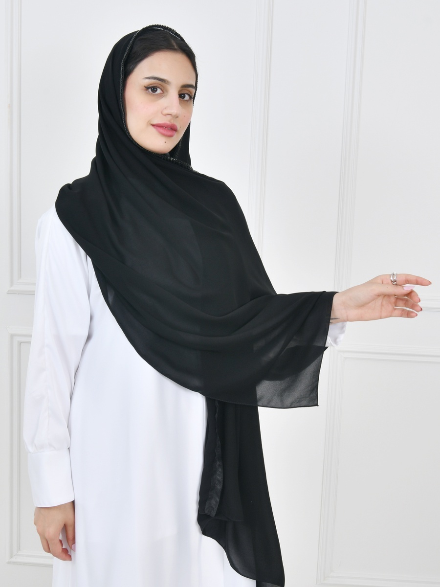 حجاب بحواف مزينة بالخرز