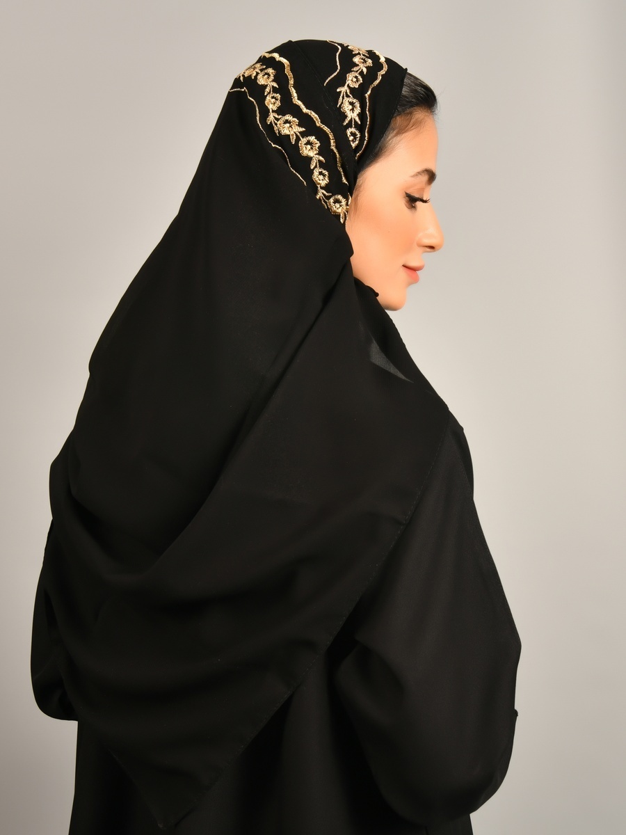 حجاب بتطريز أزهار