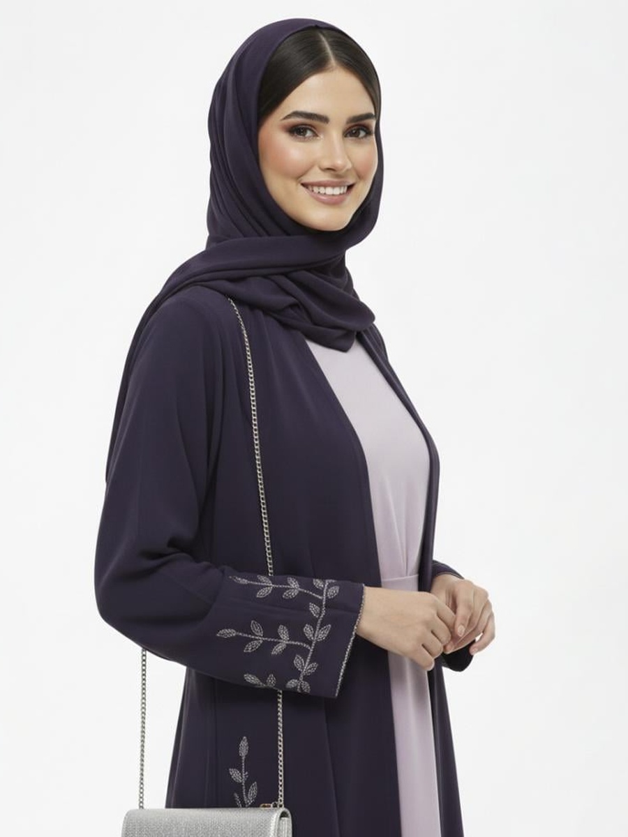 عباية بأكمام طويلة مزينة لون أرجواني