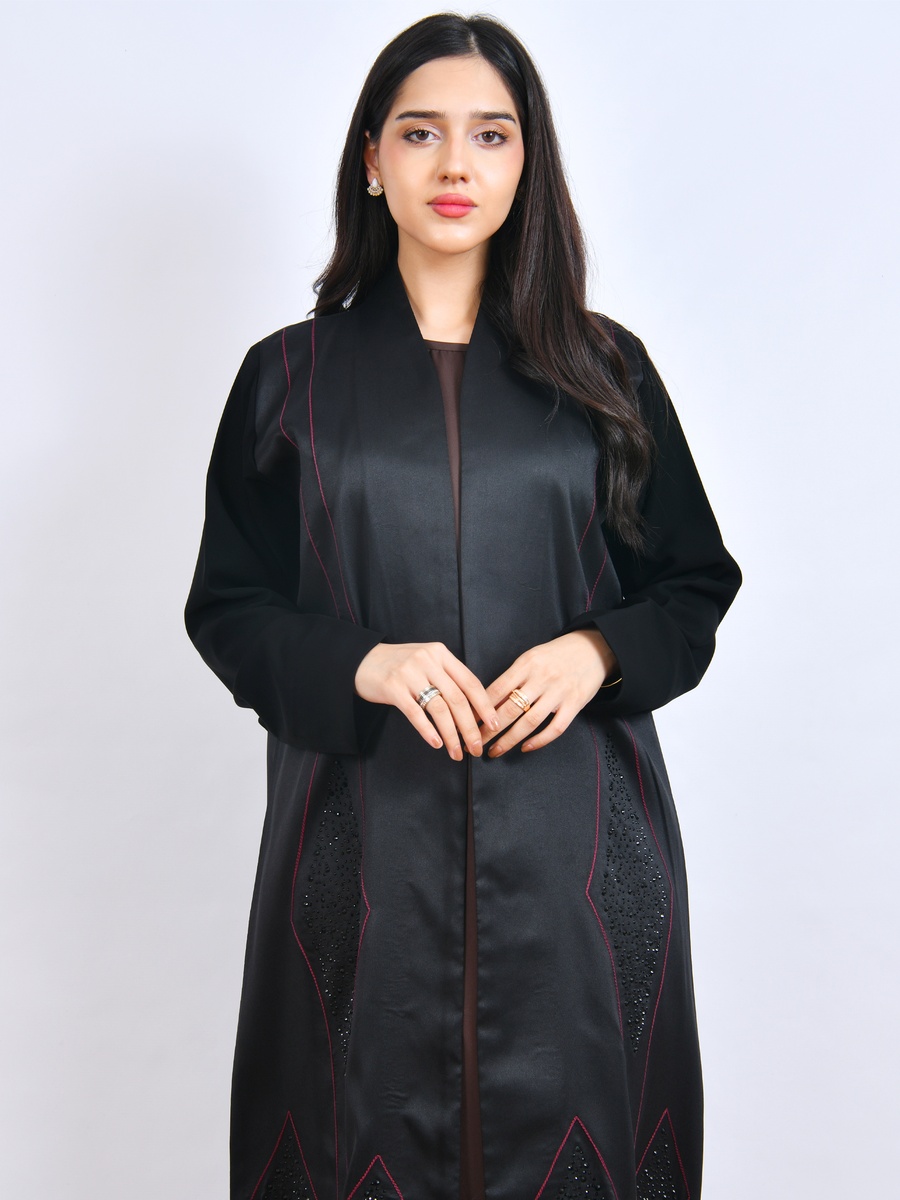 عباية مزينة