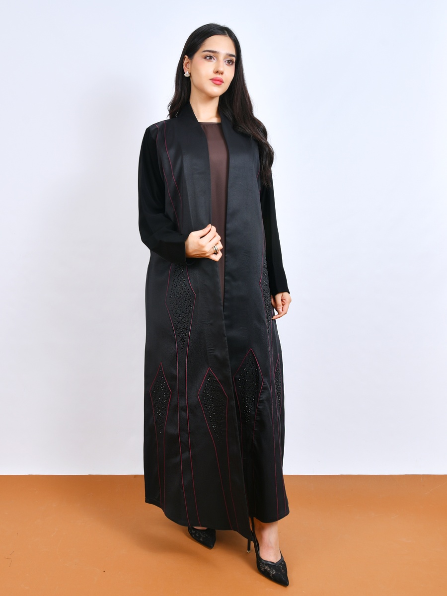 عباية مزينة