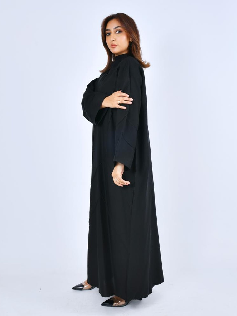 Black Geometric Pleats Abaya with Snap Closure