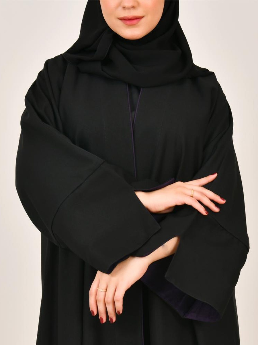 عباية واسعة وتطريز - أسود