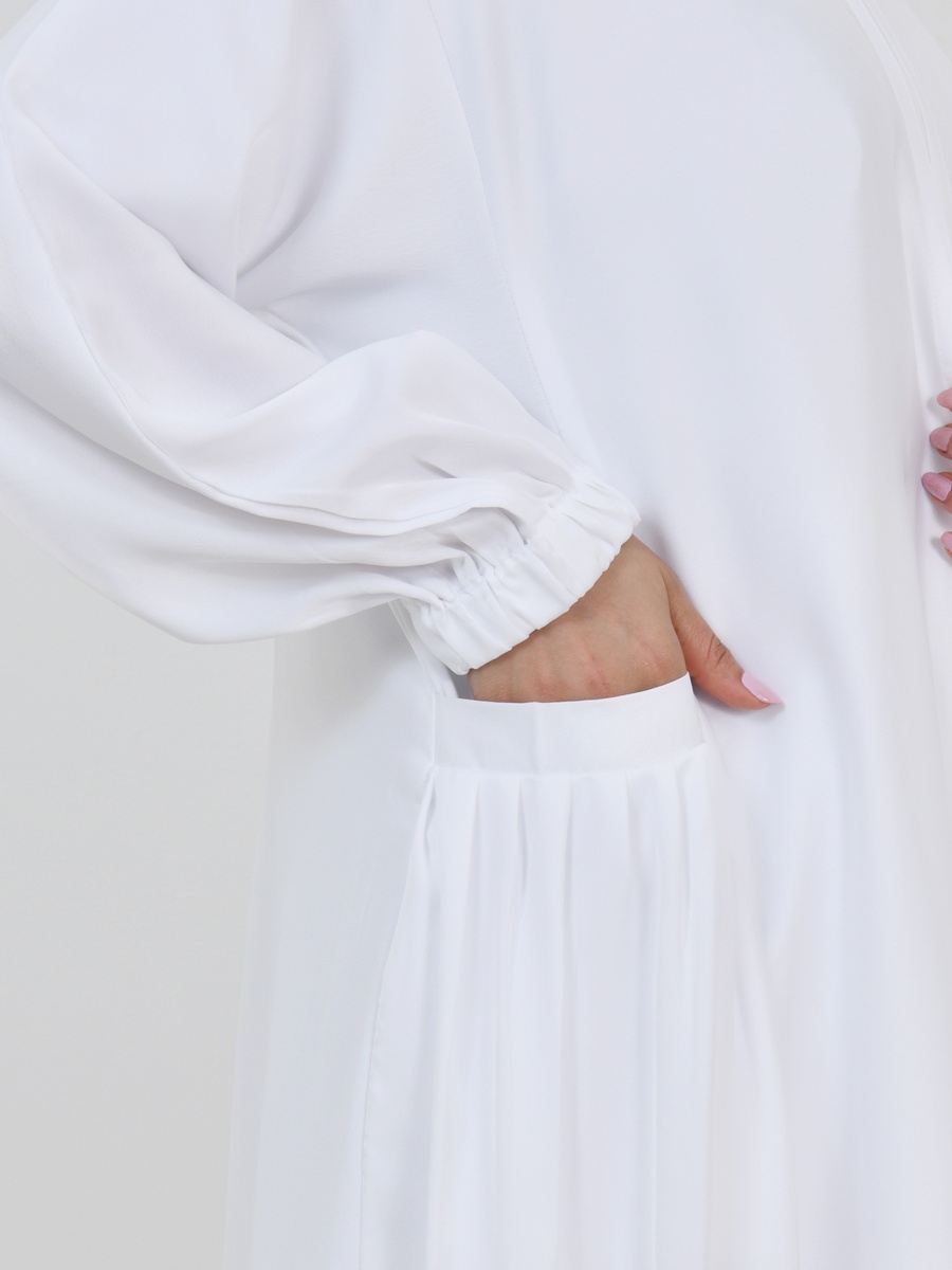 White Hajj abaya with Snap Closure