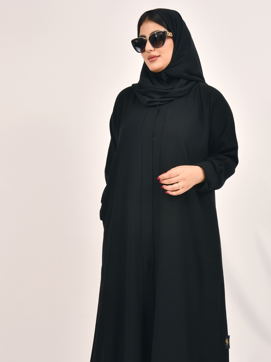 عباية سادة بأزرار كبس