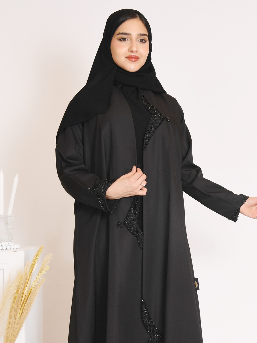 عباية بتفاصيل خرز