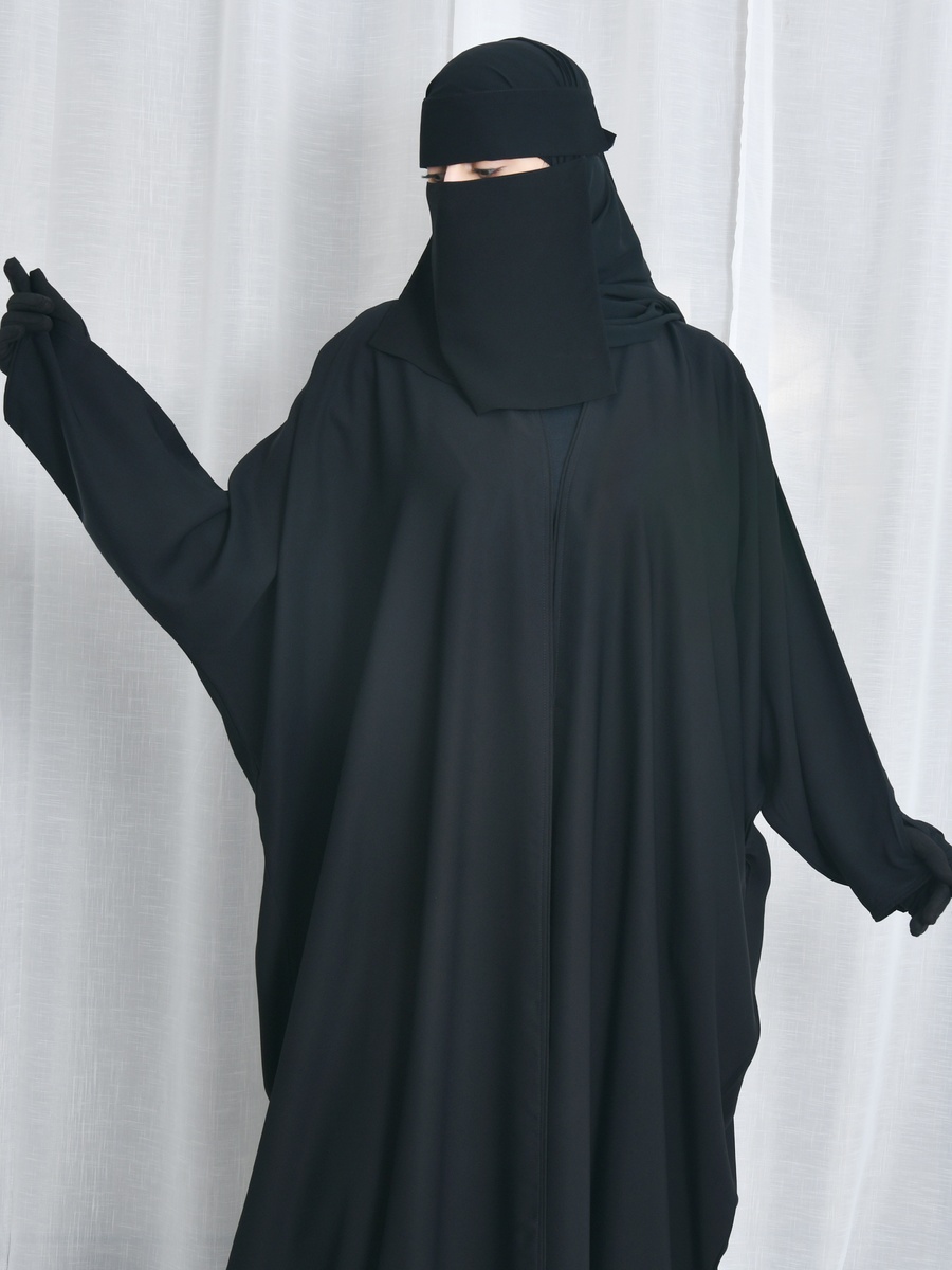 Black Solid Bisht-Cut Abaya