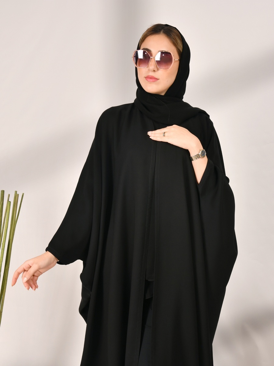 عباية سادة بنمط فراشة