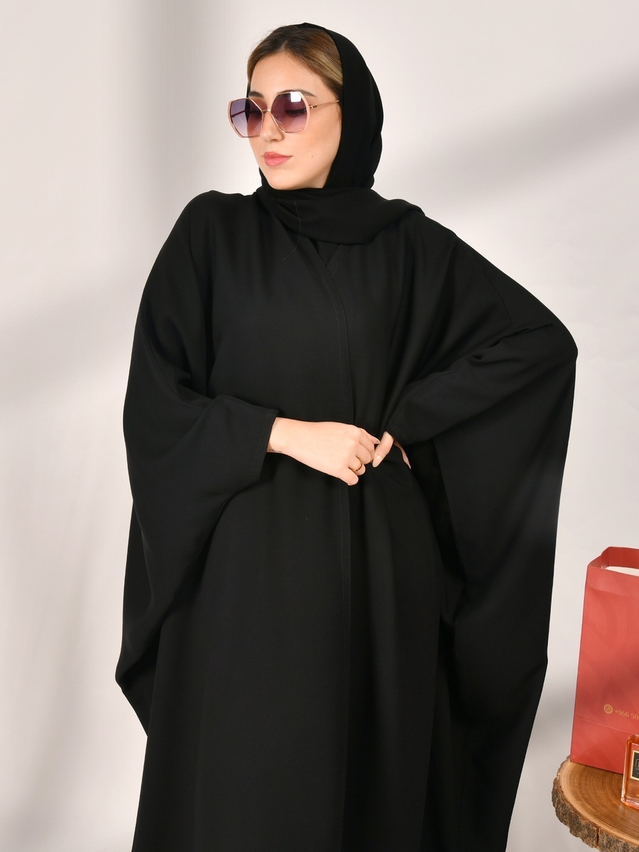 عباية سادة بنمط فراشة