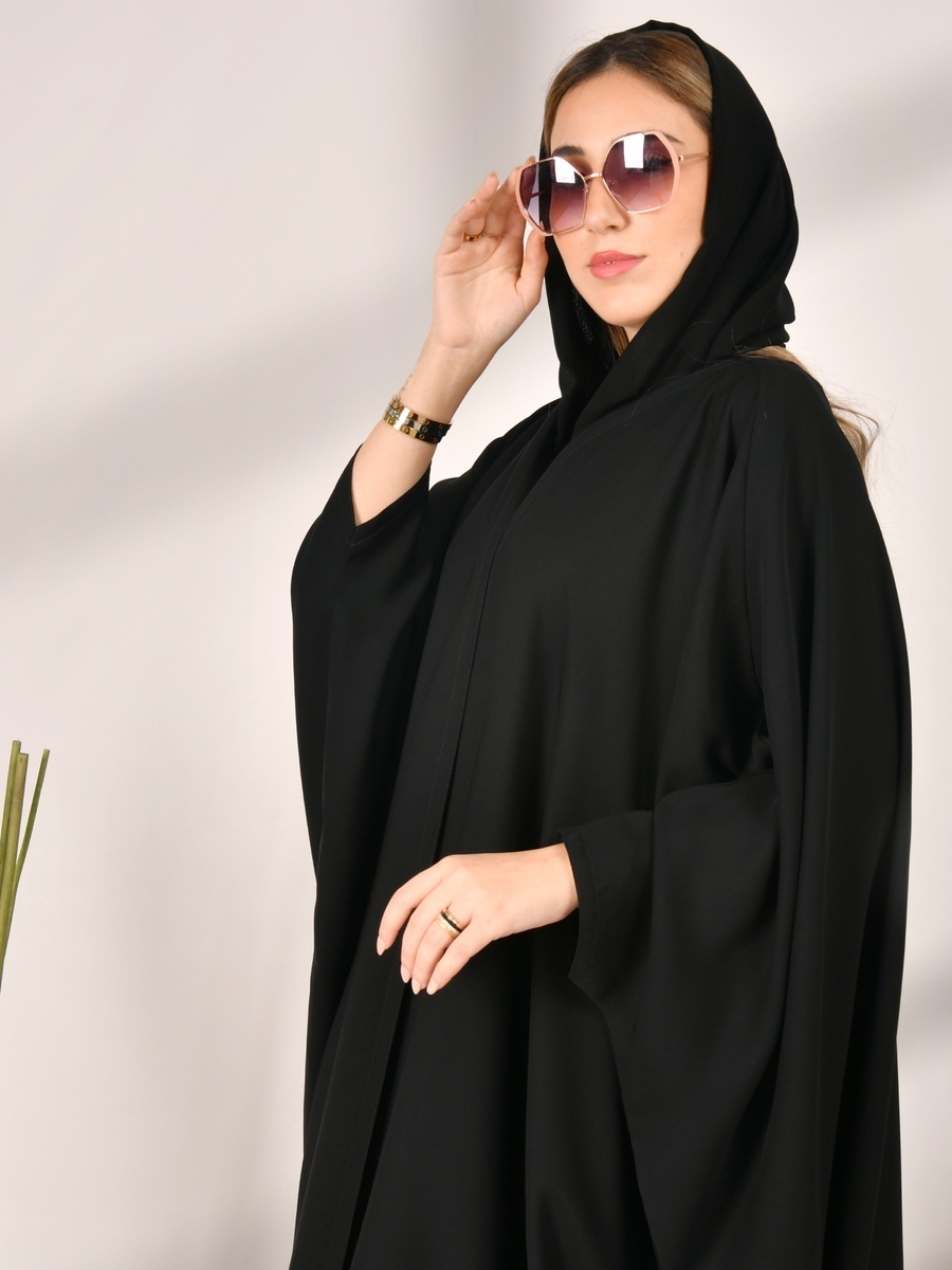 عباية سادة بنمط فراشة