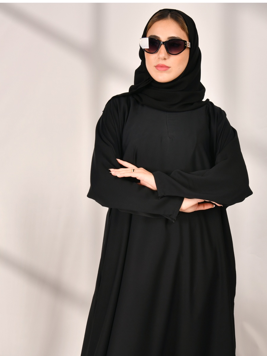 عباية سوداء طويلة بسحَّاب غلق مخفي
