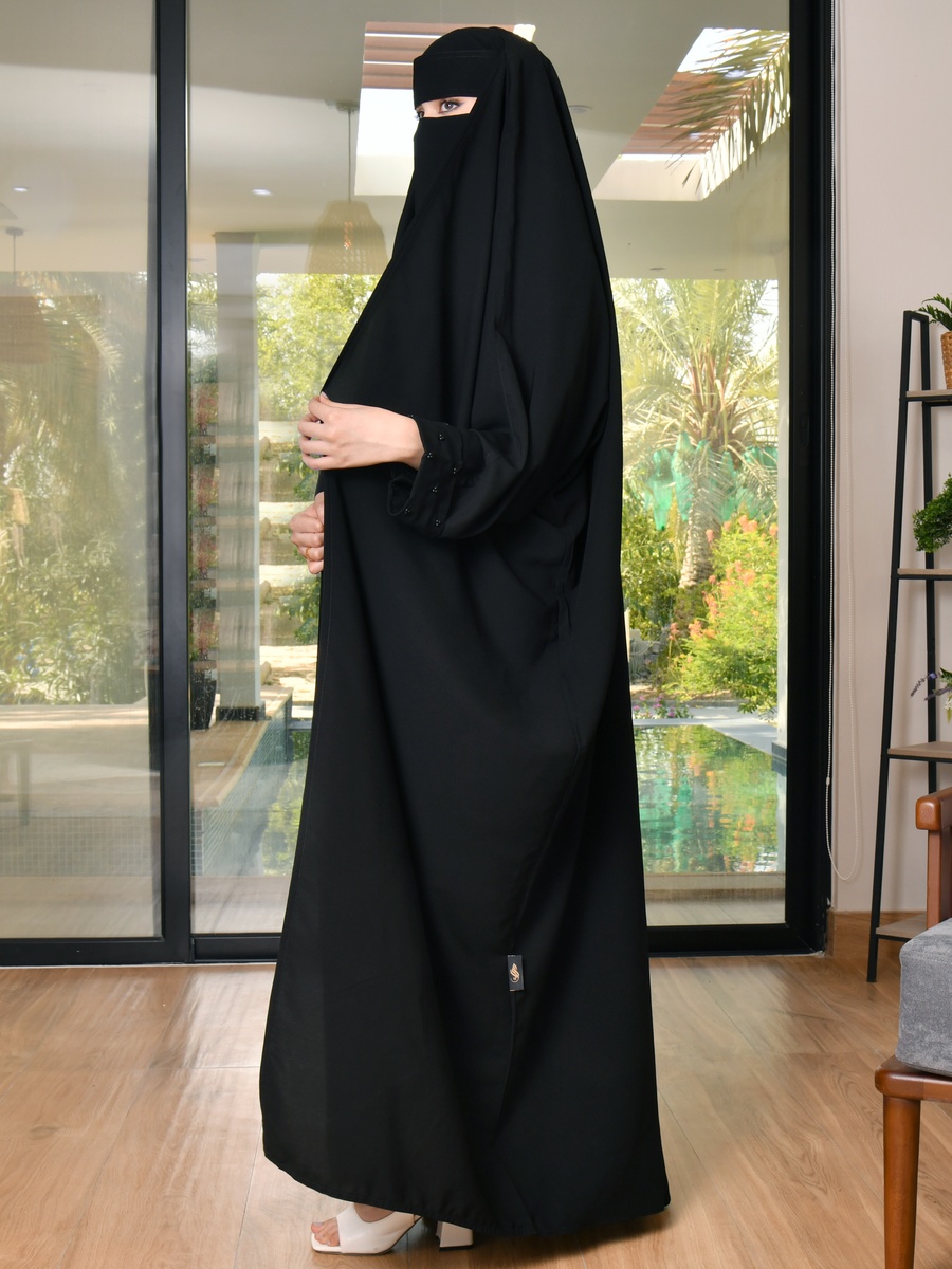 عباية بنمط لف للرأس