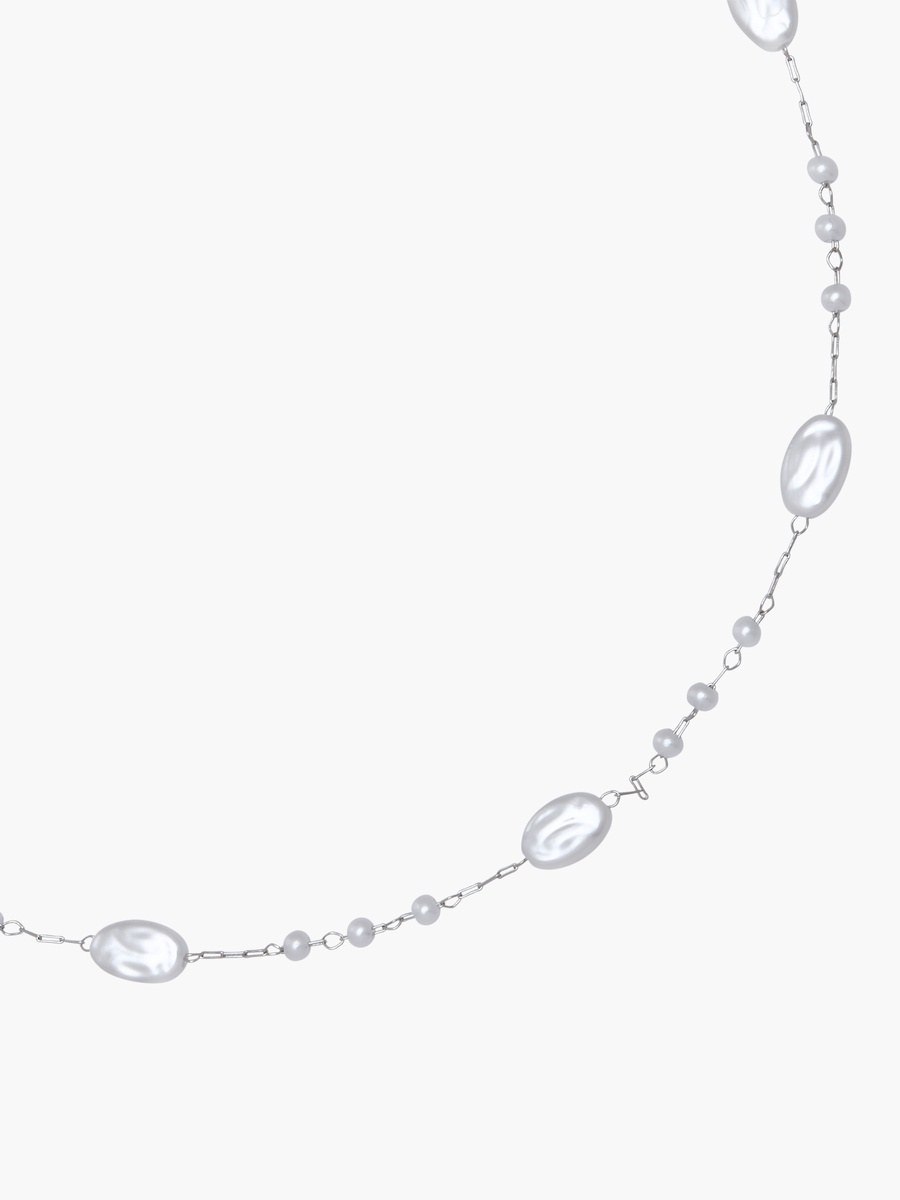 Silver Tone Necklace with Beaded Design