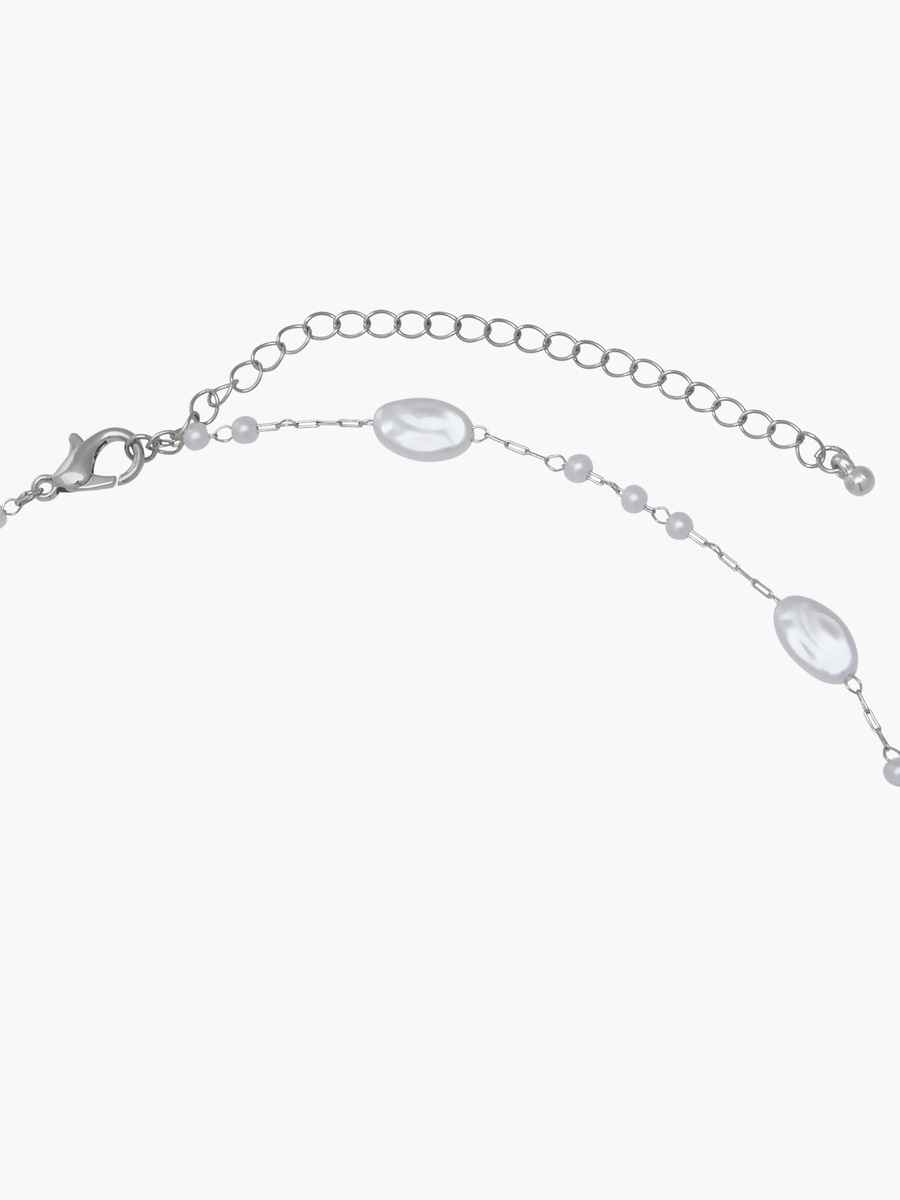 Silver Tone Necklace with Beaded Design