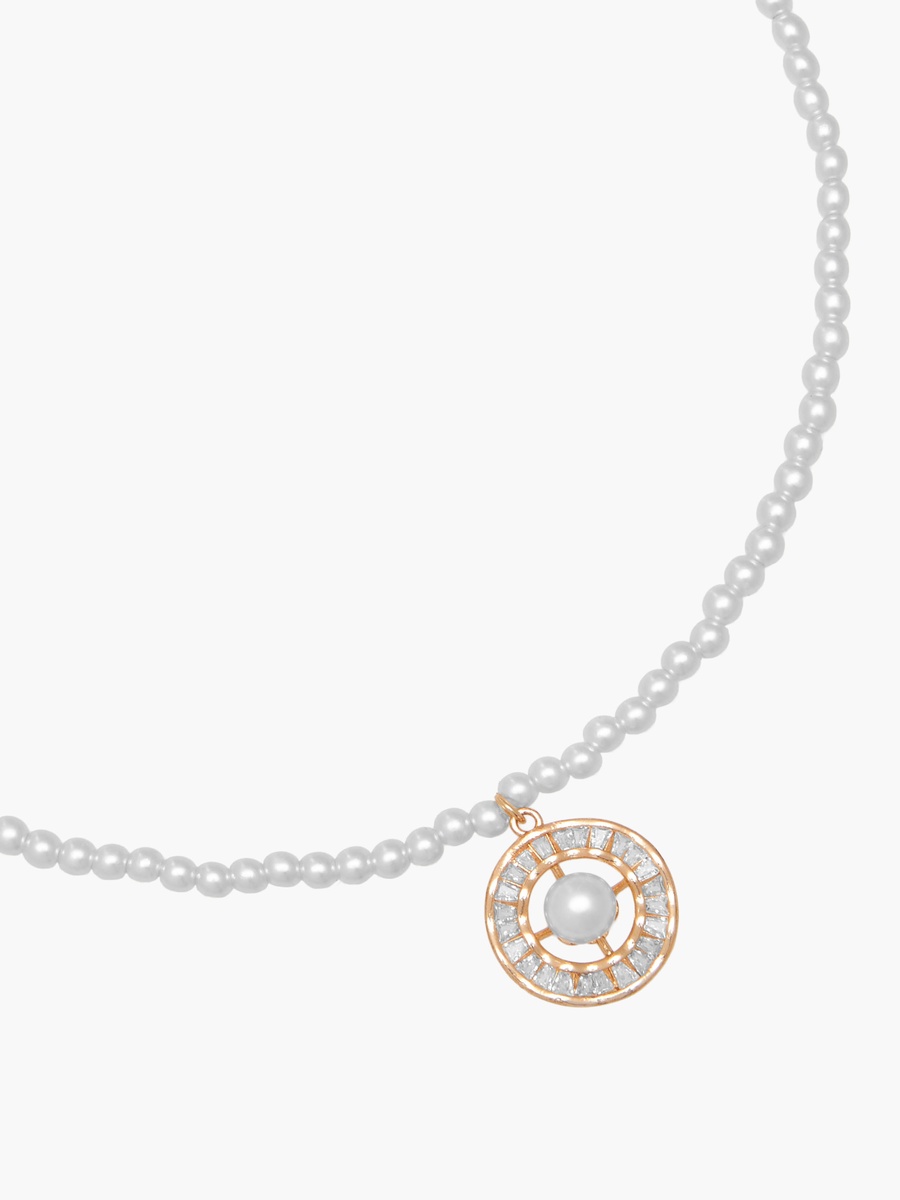 Gold Tone Pendant Necklace with Pearl Embellishment
